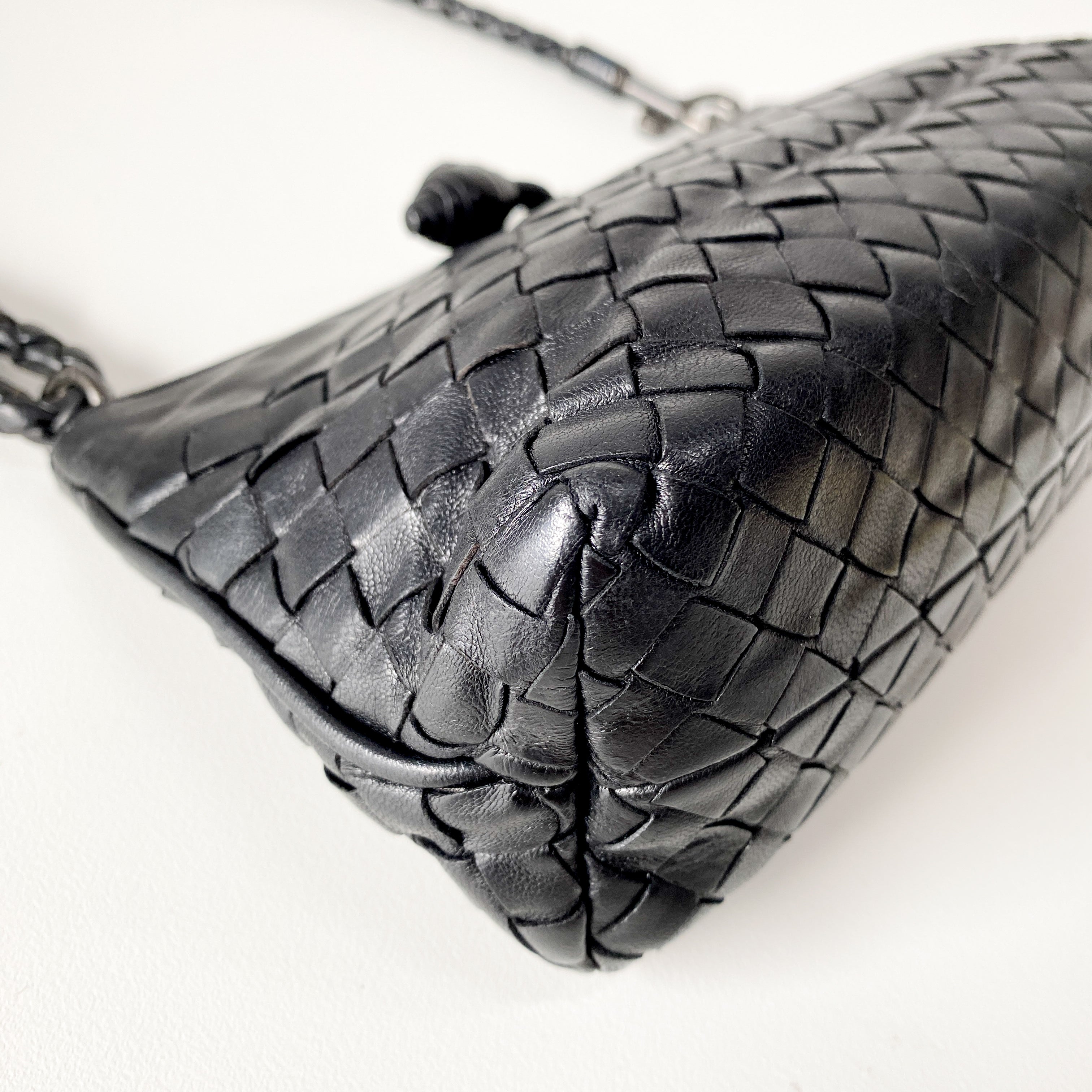 Intrecciato Black Lambskin Leather Shoulder Bag