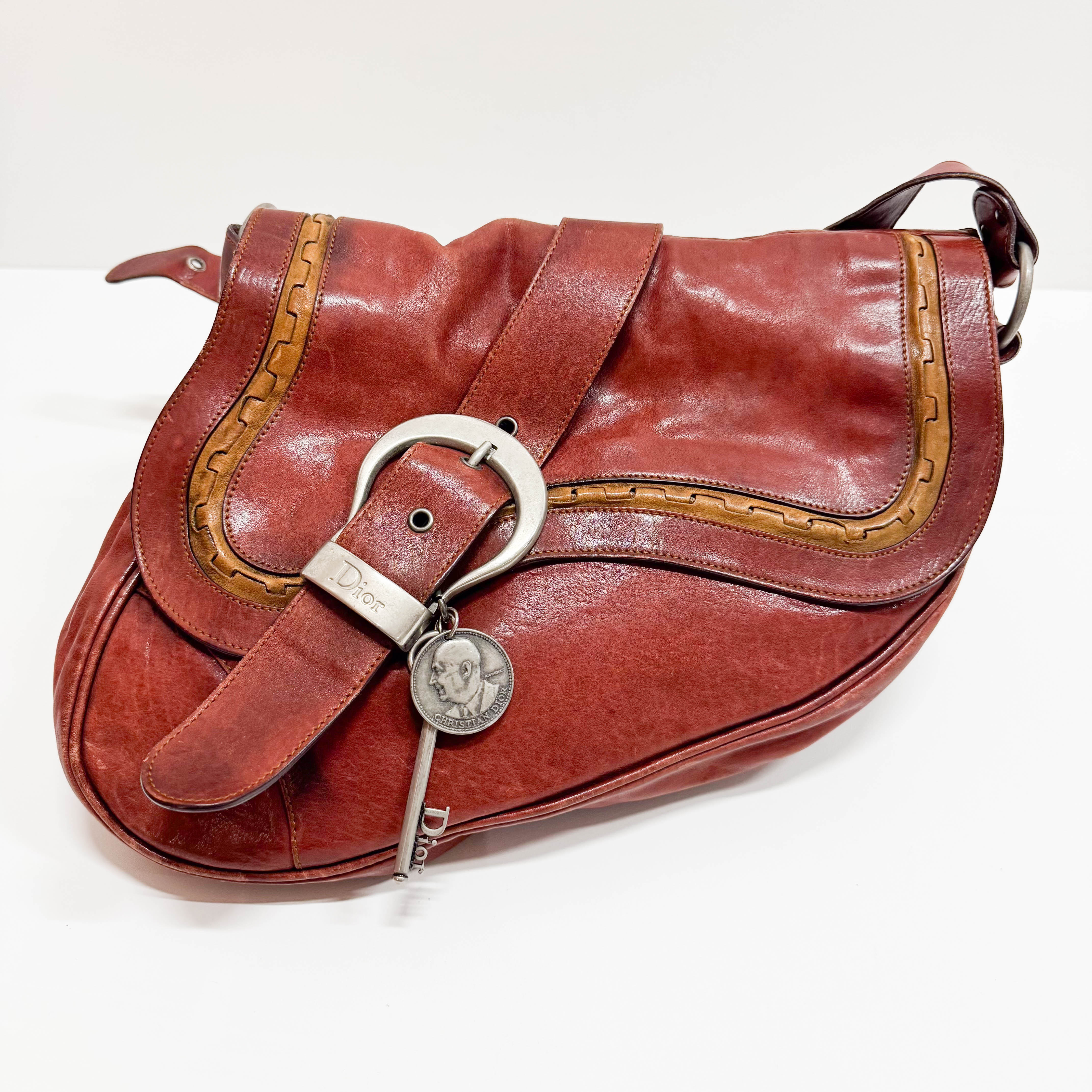 Gaucho Red Calfskin Leather Shoulder Bag