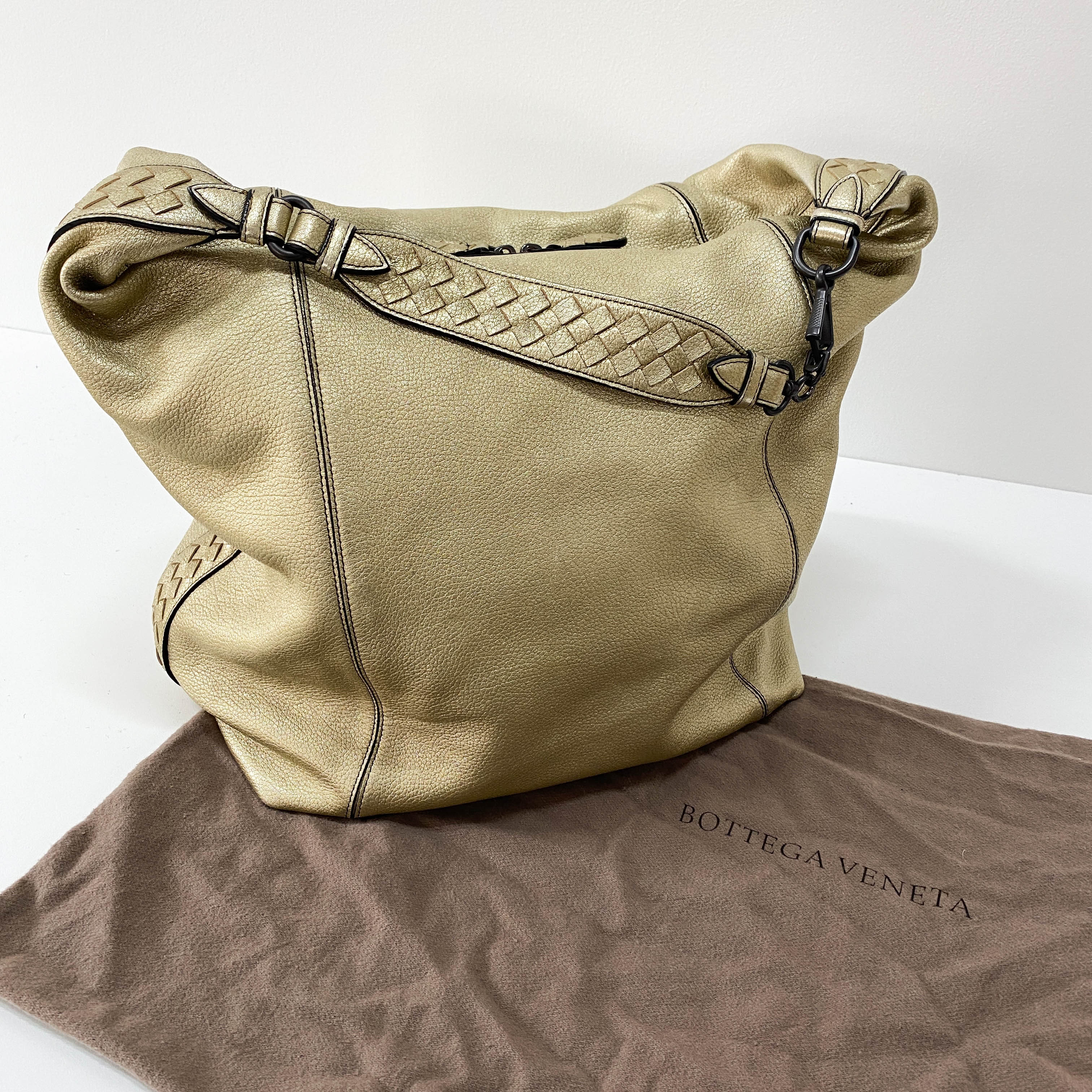 Intrecciato Gold Leather Shoulder Bag