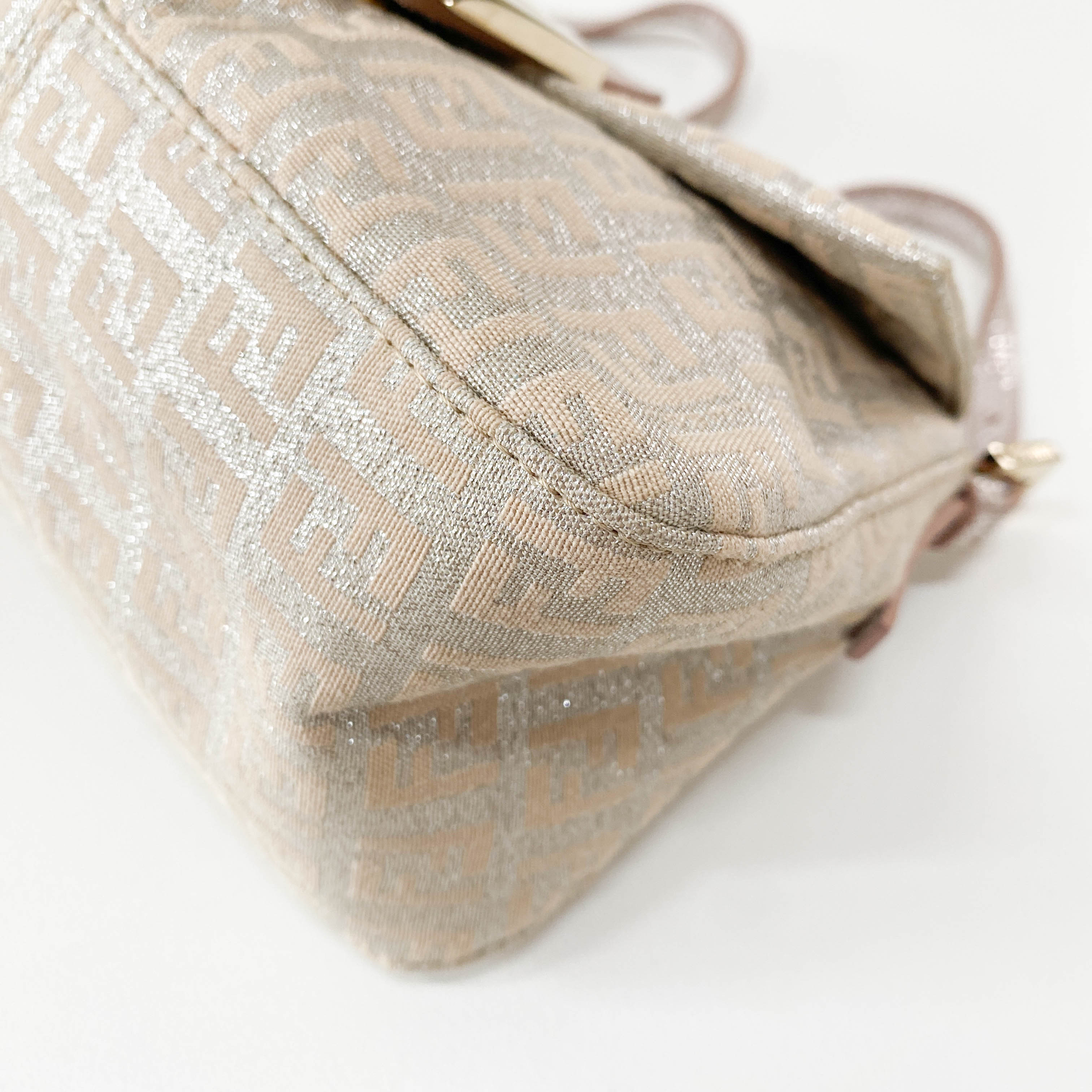 Zuccino Silver and Pink Mini Mamma Baguette Shoulder Bag Gold Hardware