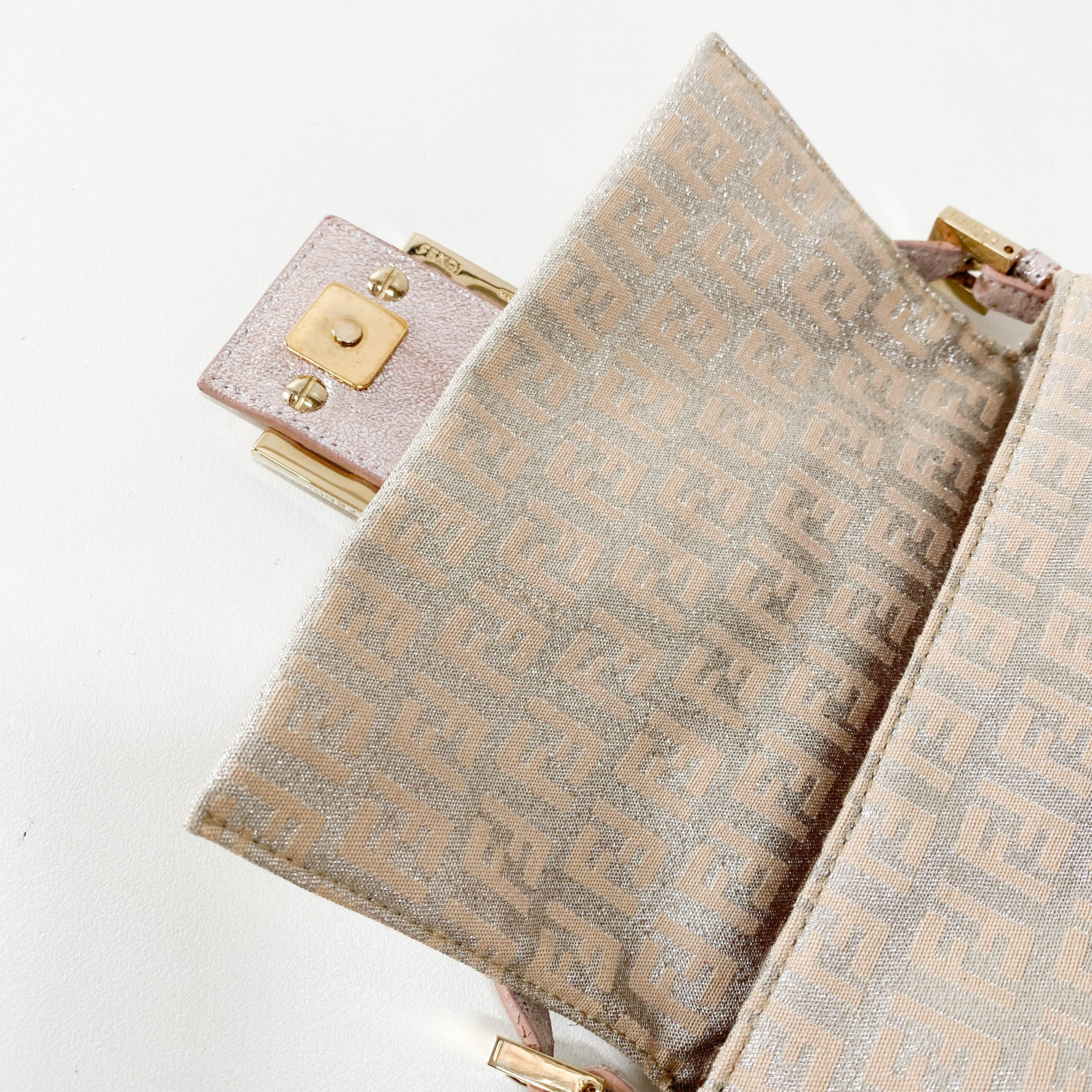 Zuccino Silver and Pink Mini Mamma Baguette Shoulder Bag Gold Hardware