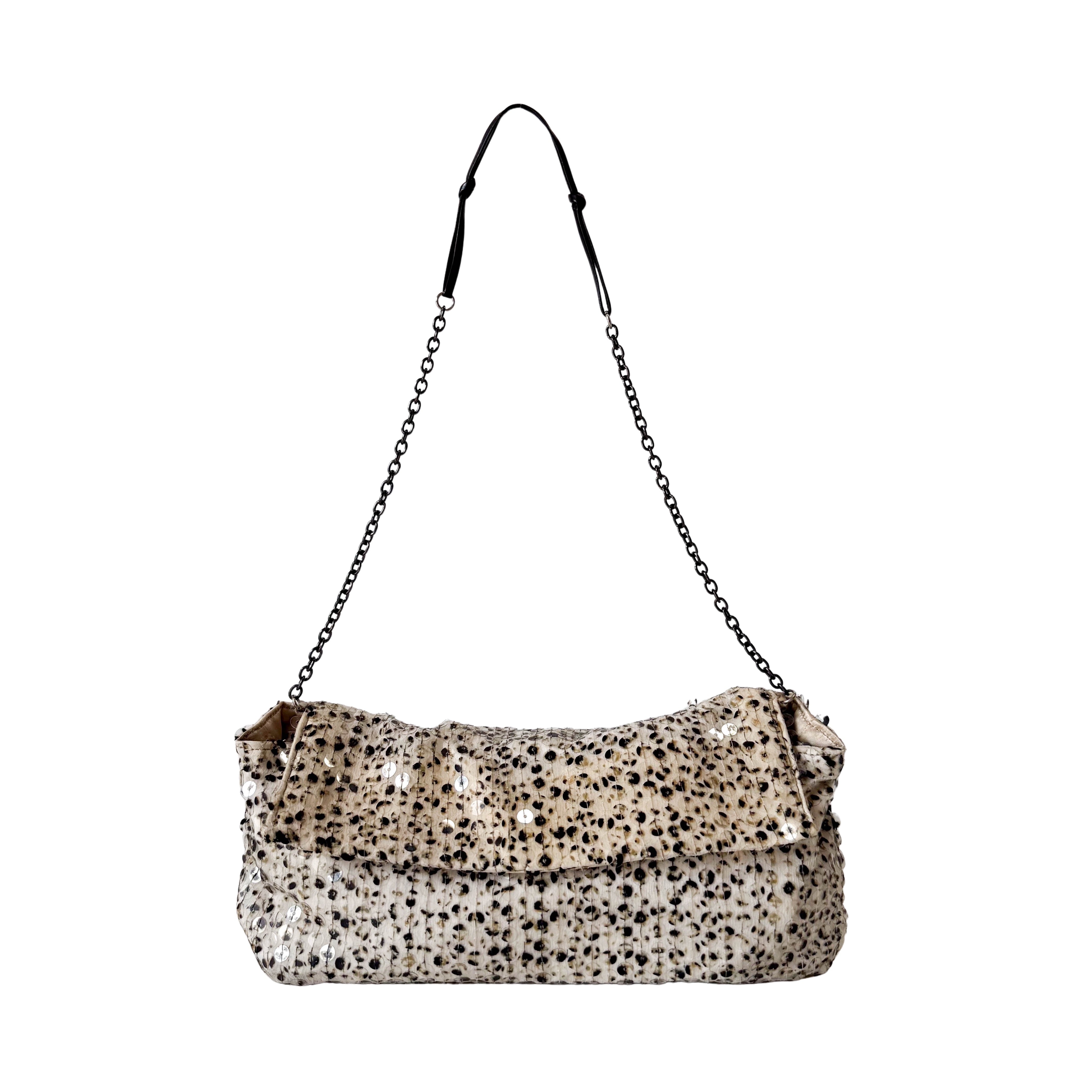 Sequin Triangle Plate with Chain