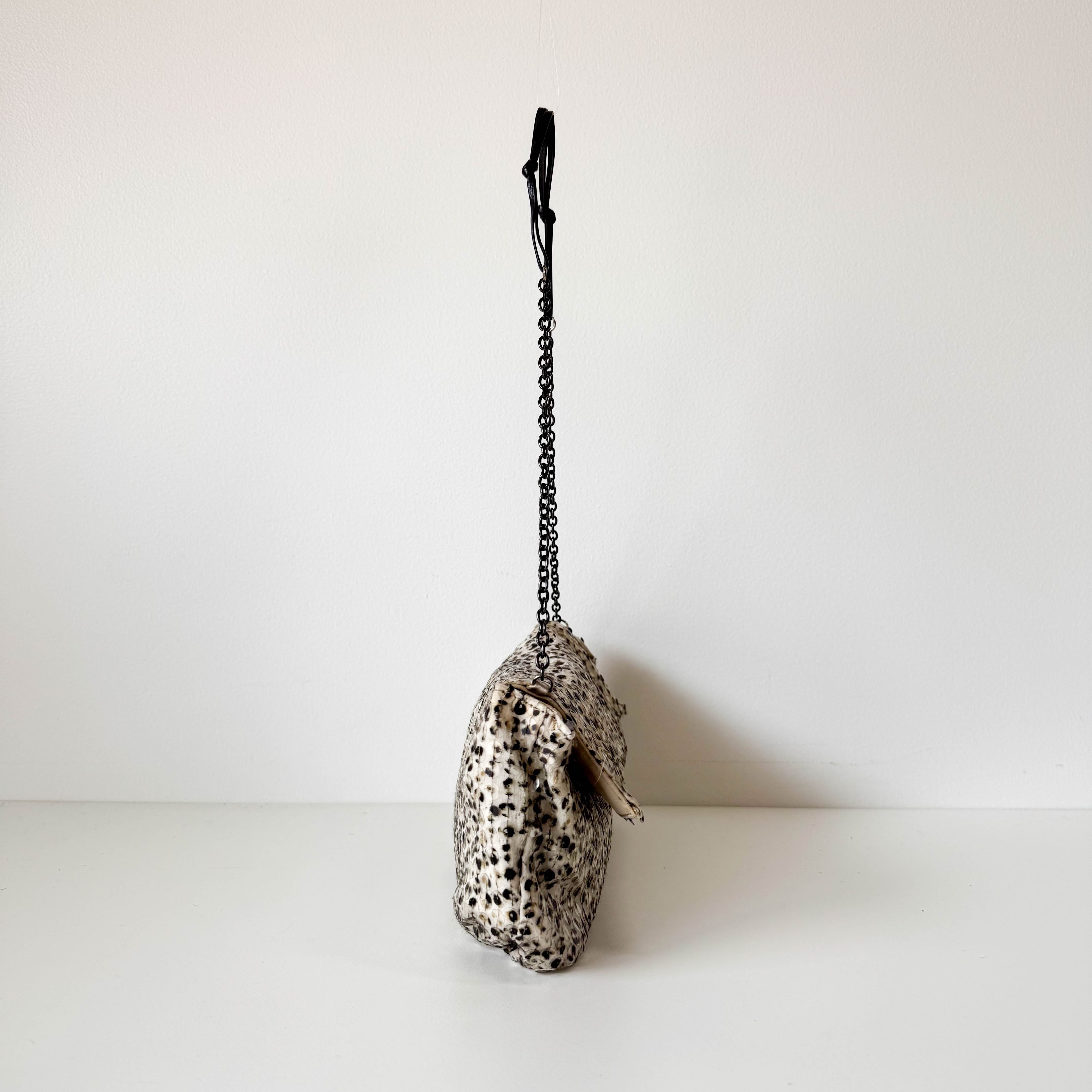 Sequin Triangle Plate with Chain