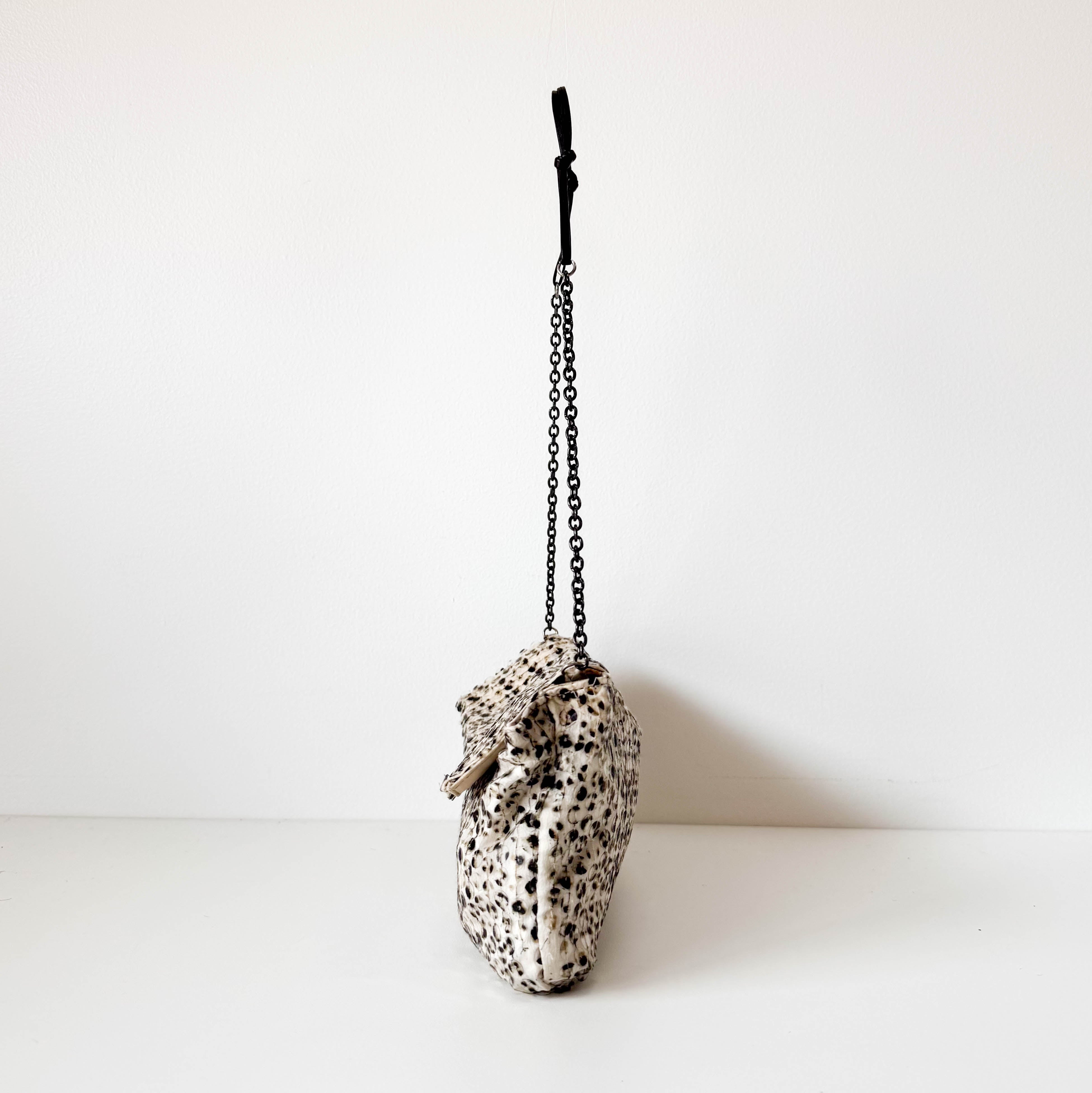 Sequin Triangle Plate with Chain