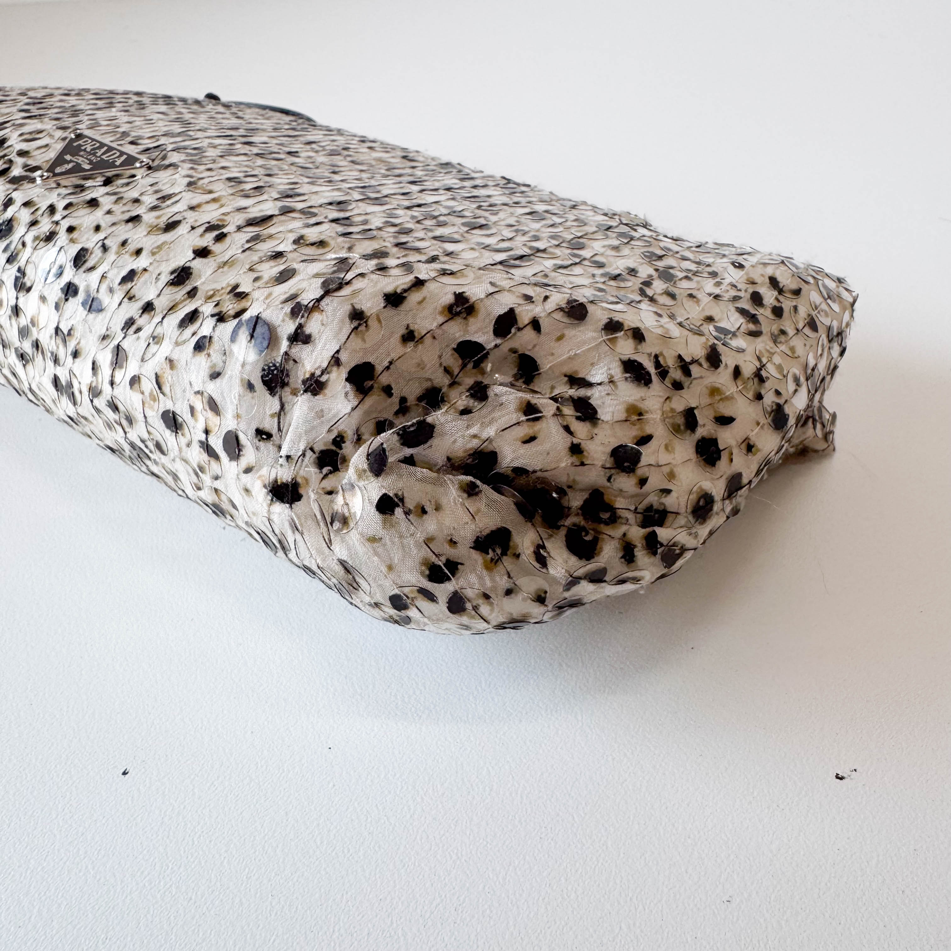 Sequin Triangle Plate with Chain