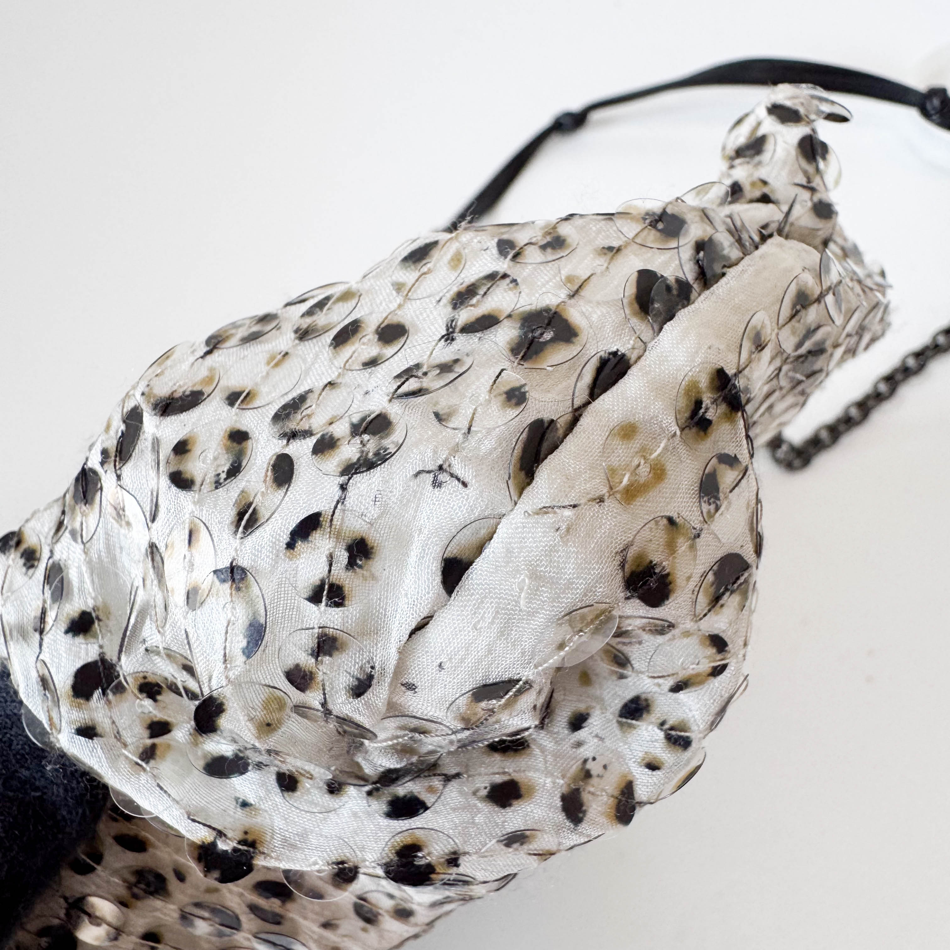 Sequin Triangle Plate with Chain