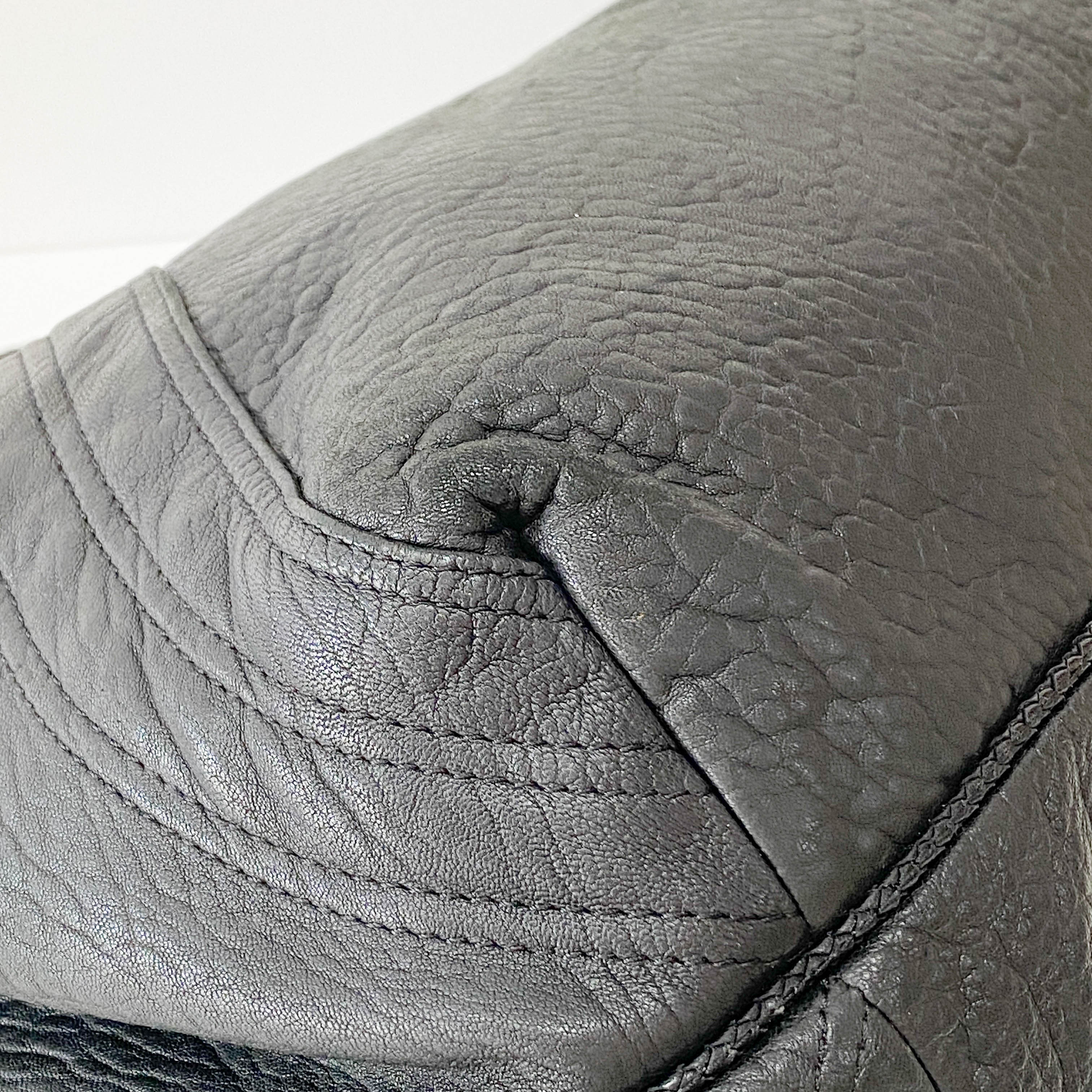 Spy Black Leather Shoulder Bag