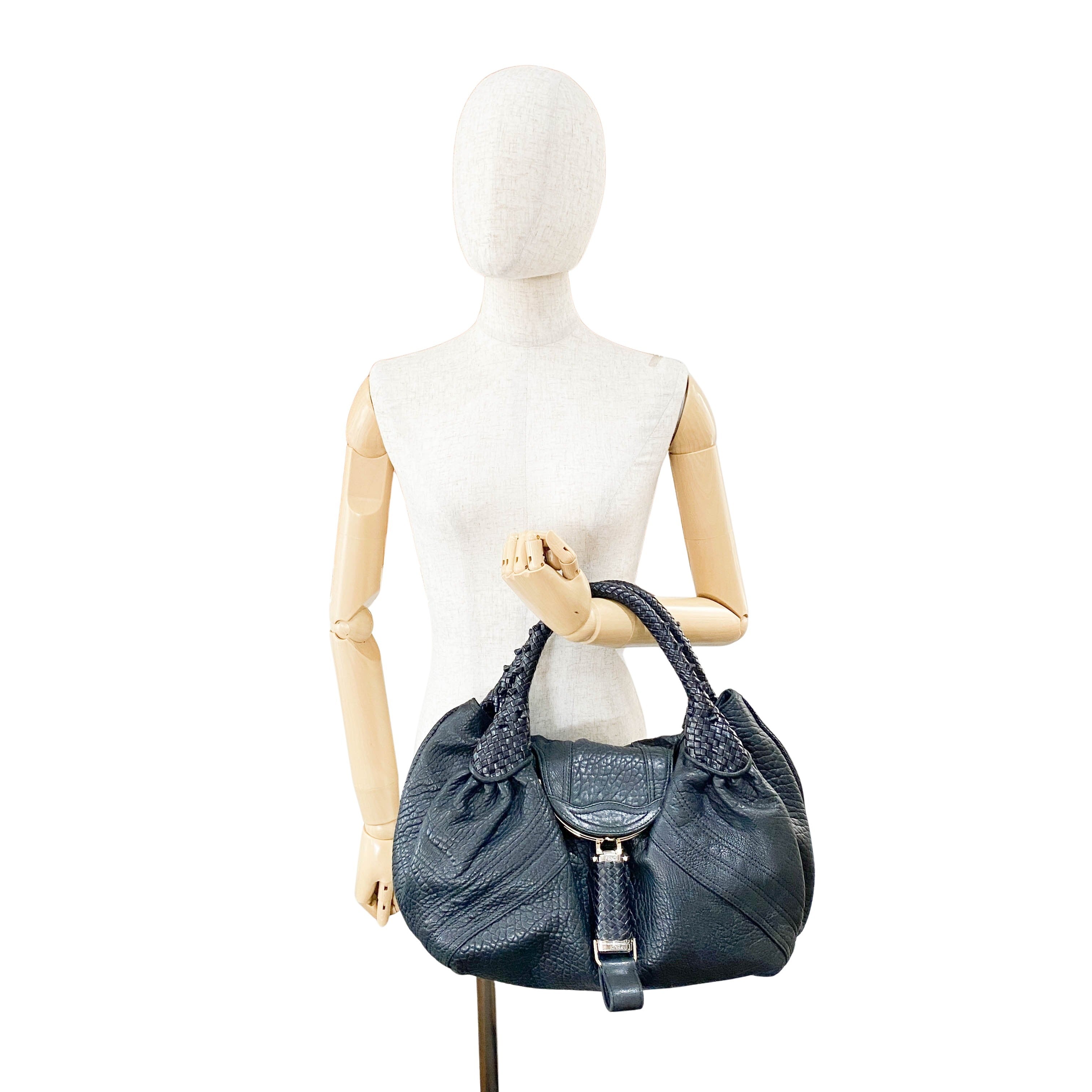 Spy Black Leather Shoulder Bag