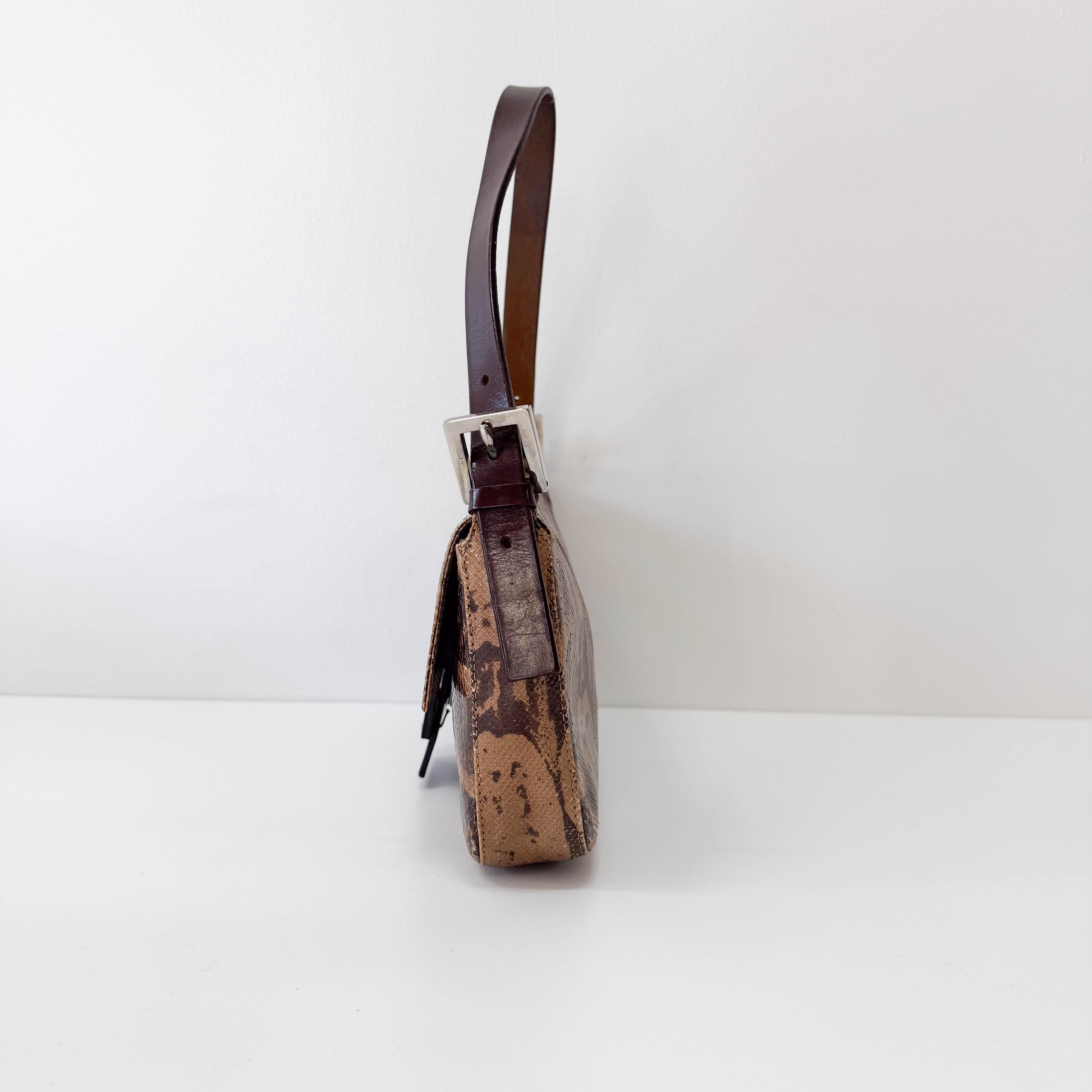 Baguette Brown Leather Shoulder Bag