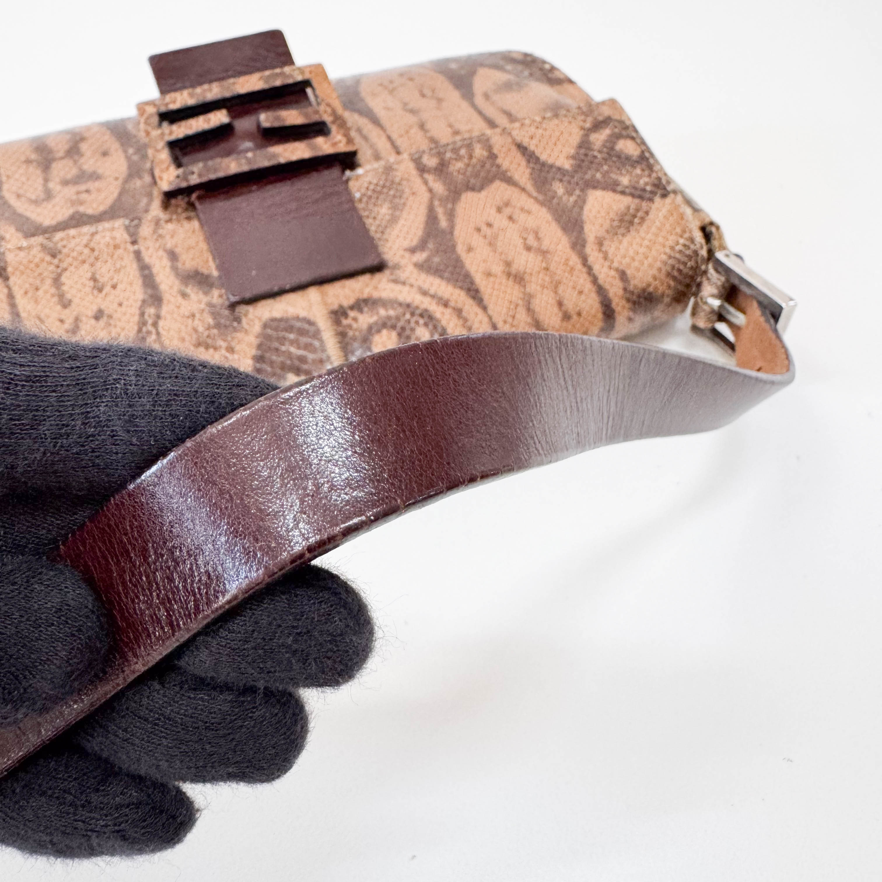 Baguette Brown Leather Shoulder Bag