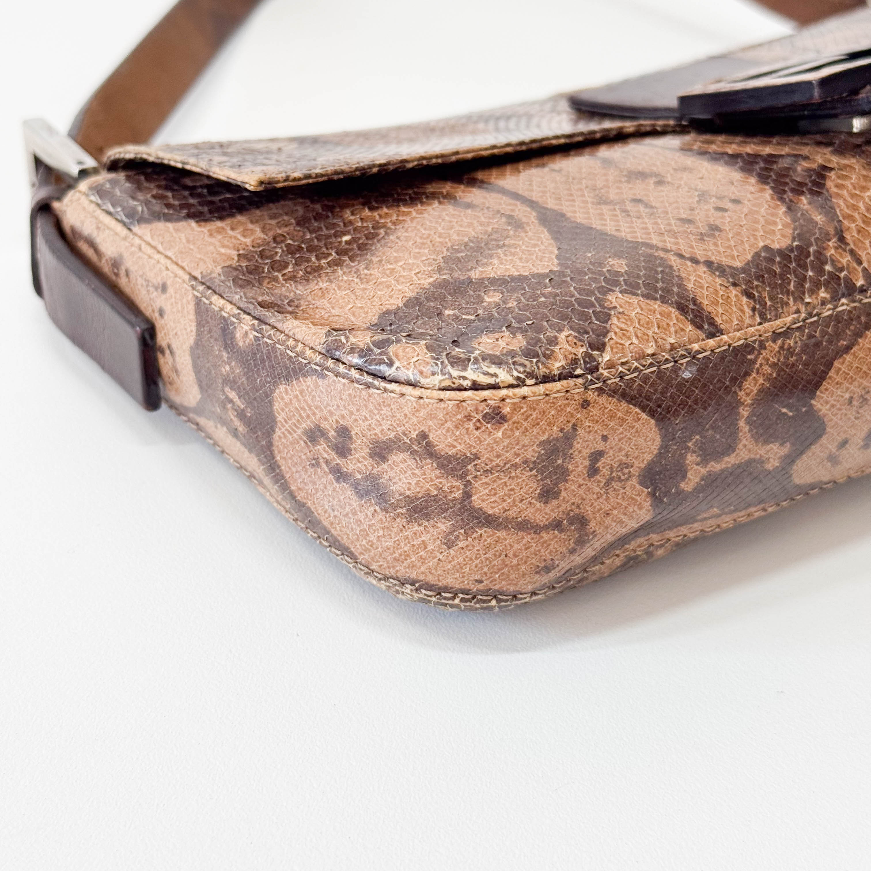 Baguette Brown Leather Shoulder Bag