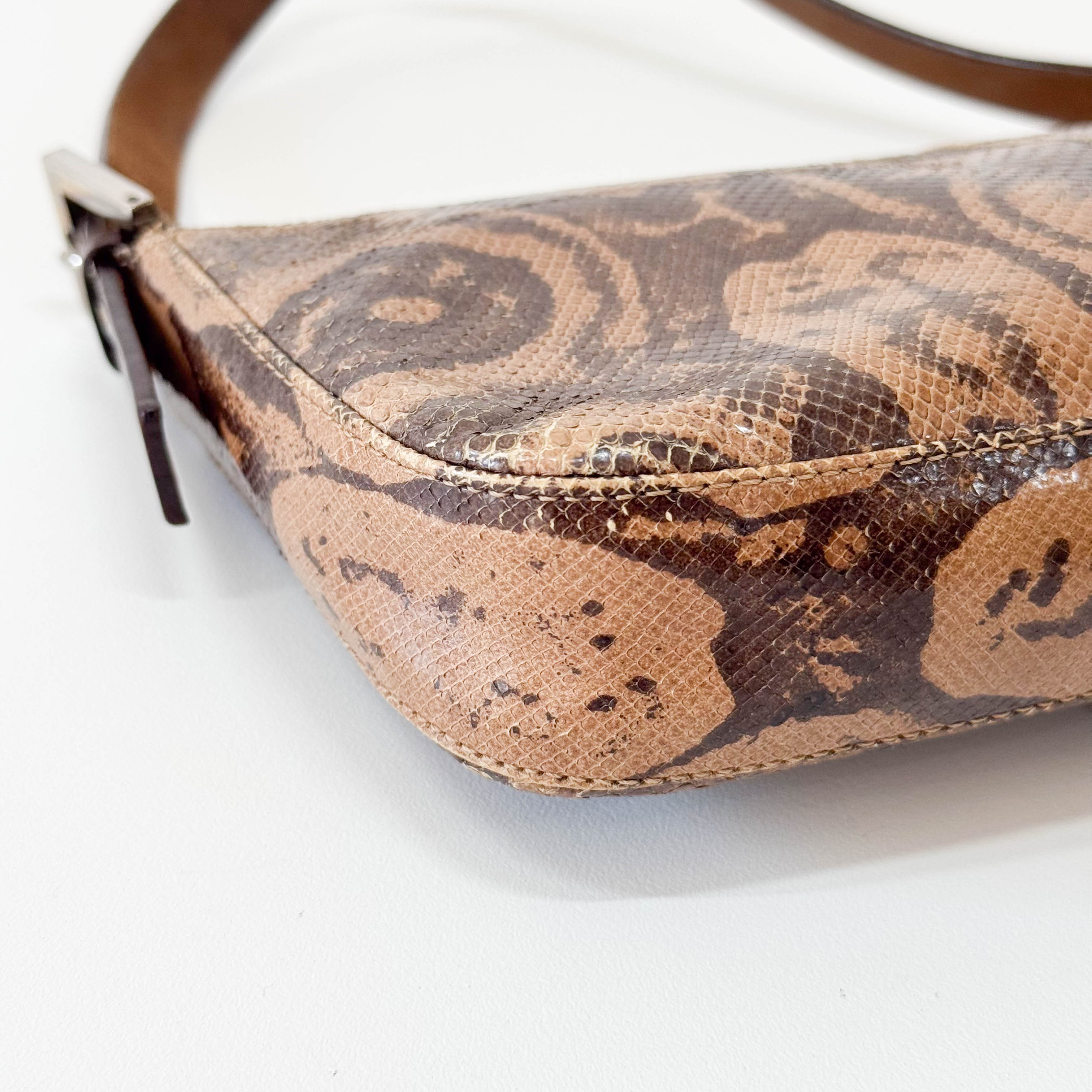 Baguette Brown Leather Shoulder Bag