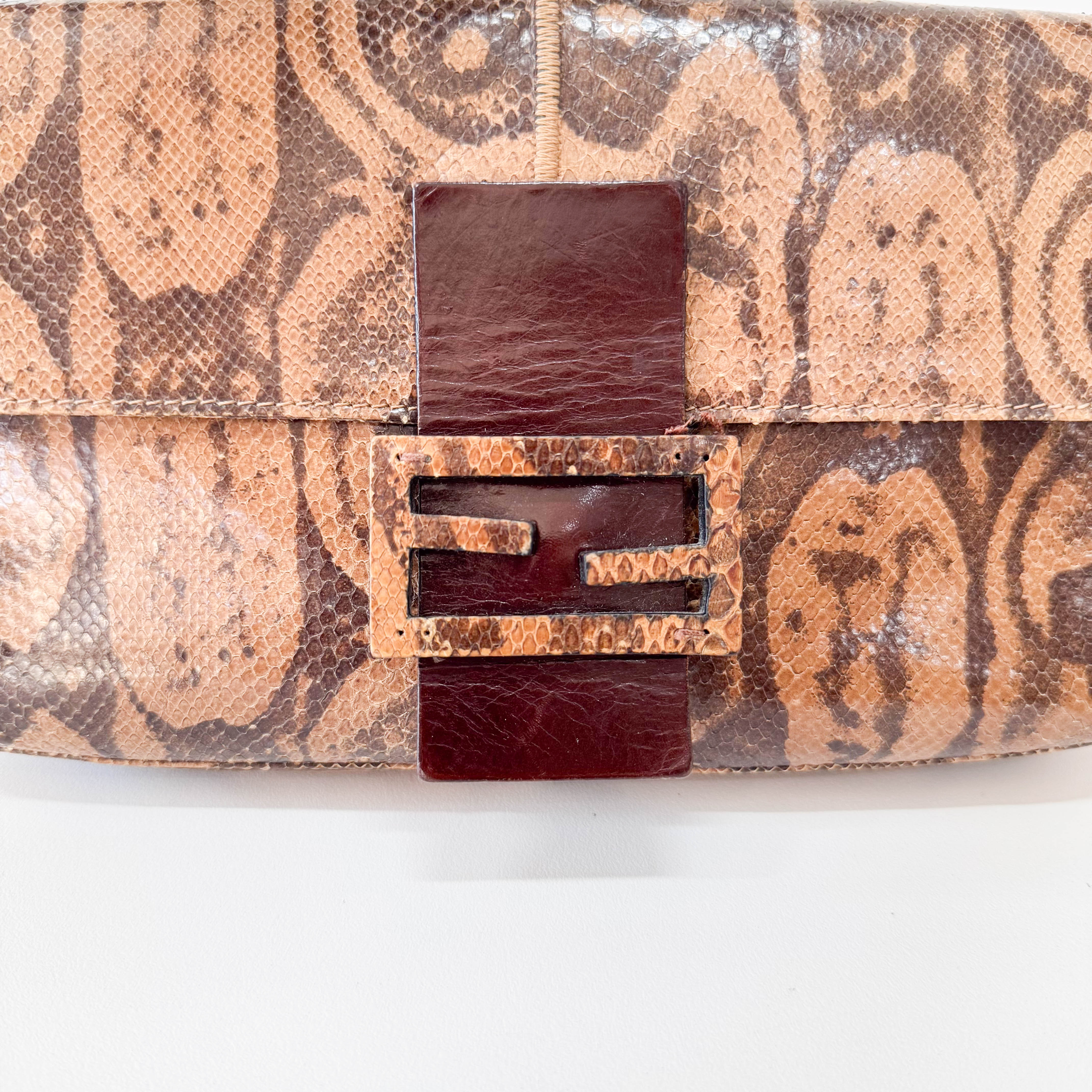 Baguette Brown Leather Shoulder Bag