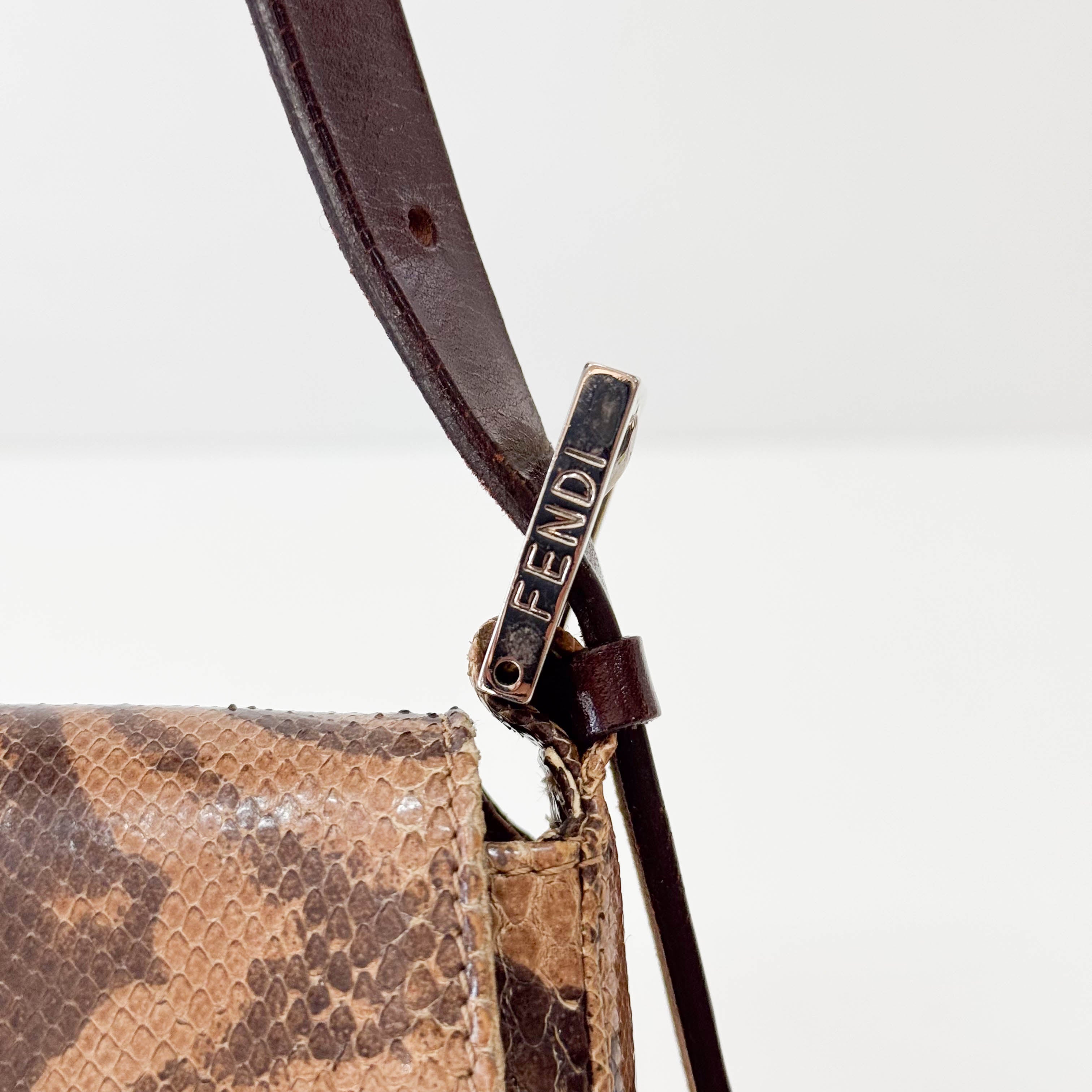 Baguette Brown Leather Shoulder Bag
