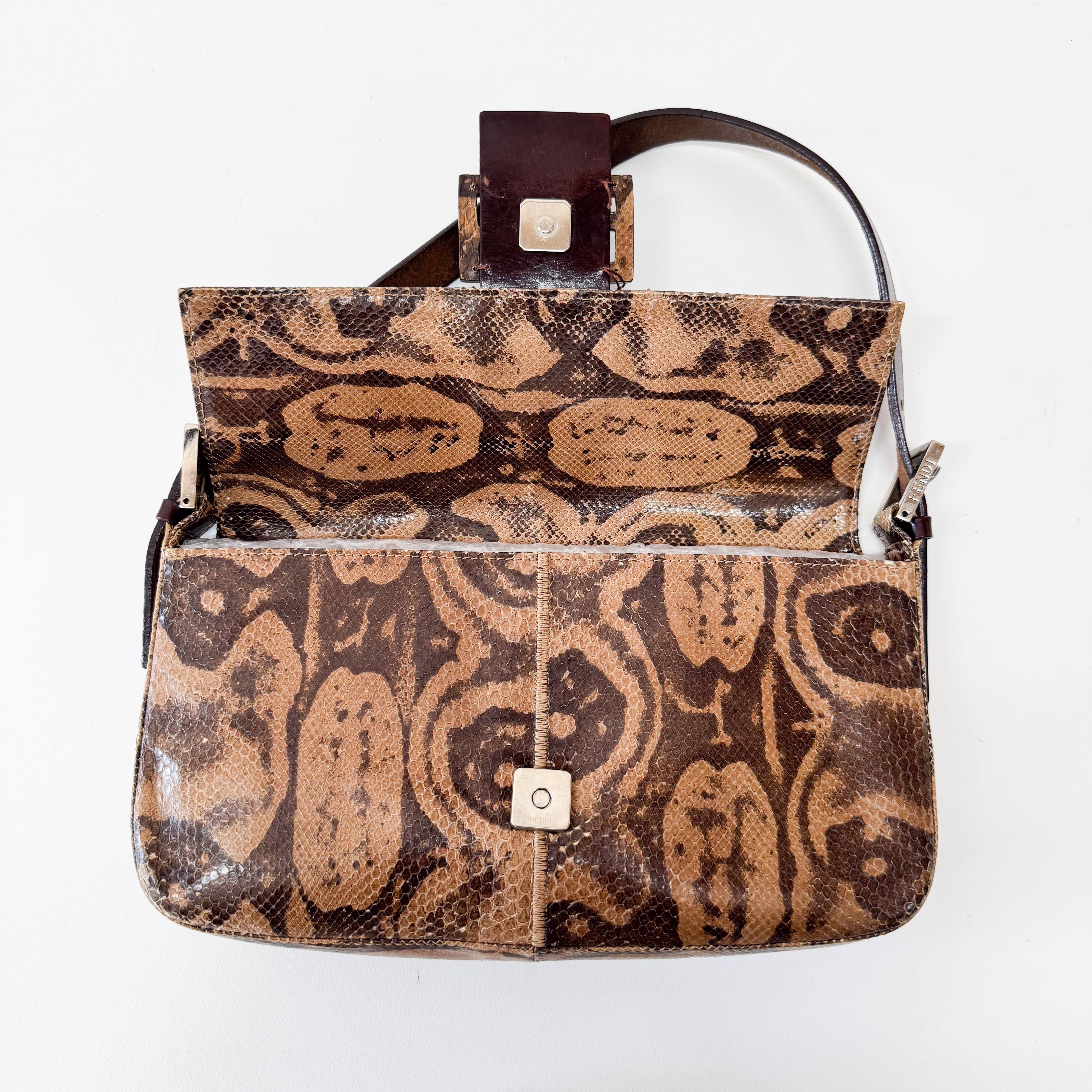 Baguette Brown Leather Shoulder Bag
