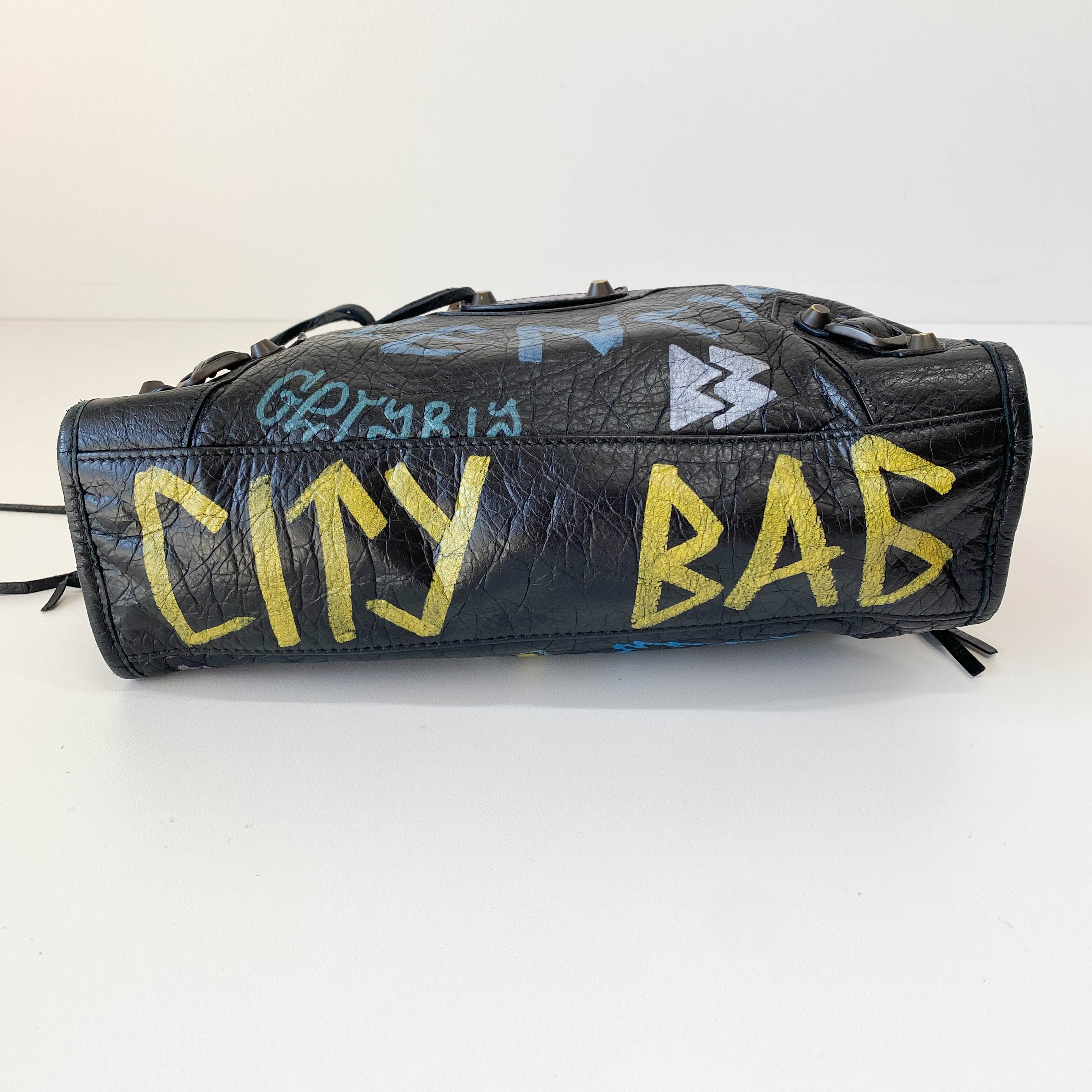 Graffiti The City Black Leather Hand Bag