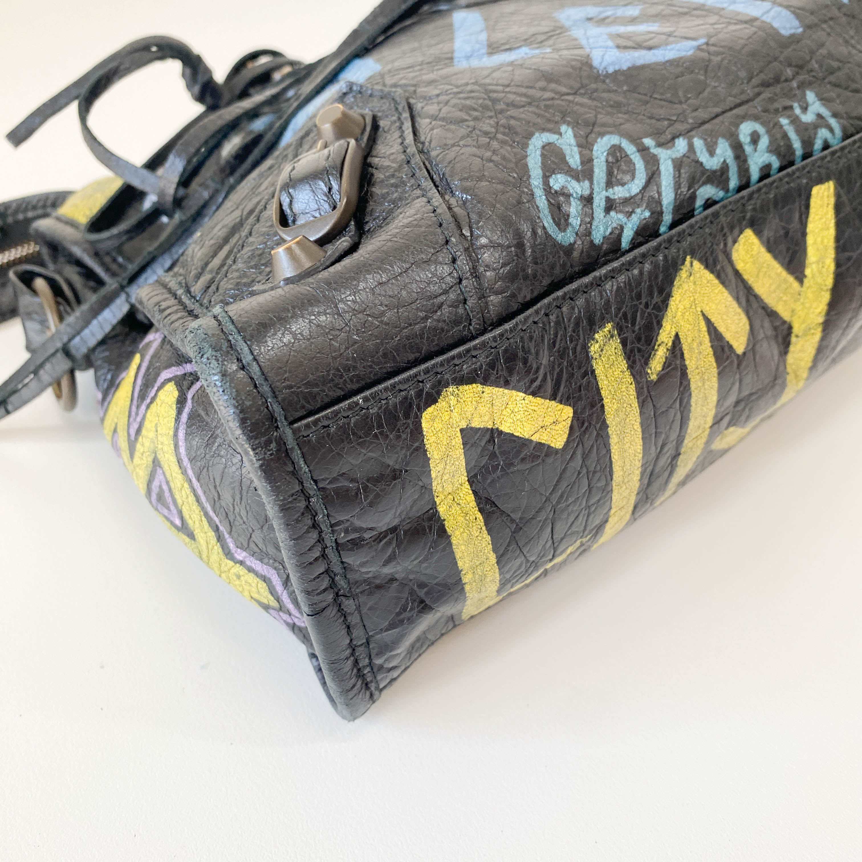 Graffiti The City Black Leather Hand Bag