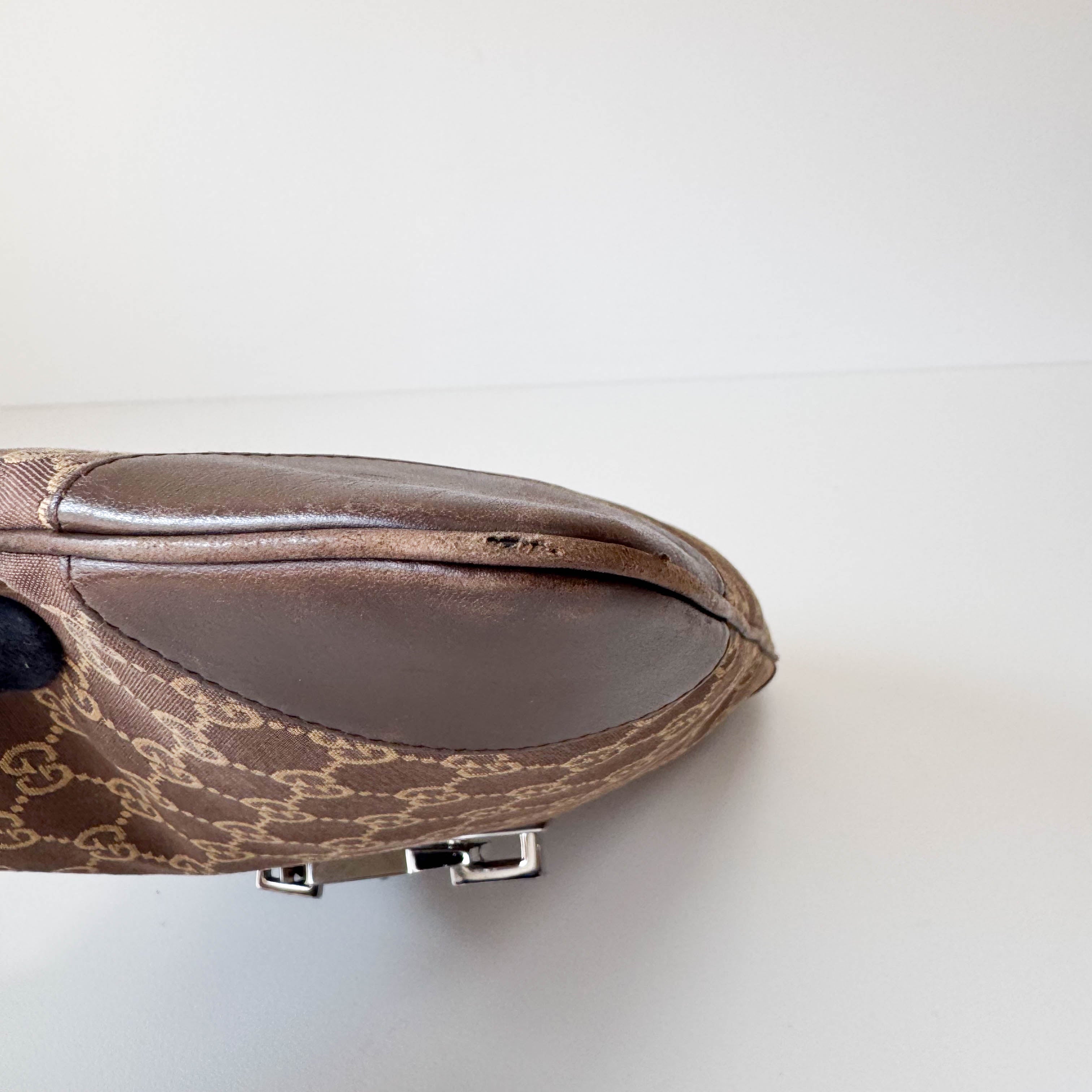 GG Canvas Brown Shoulder Bag