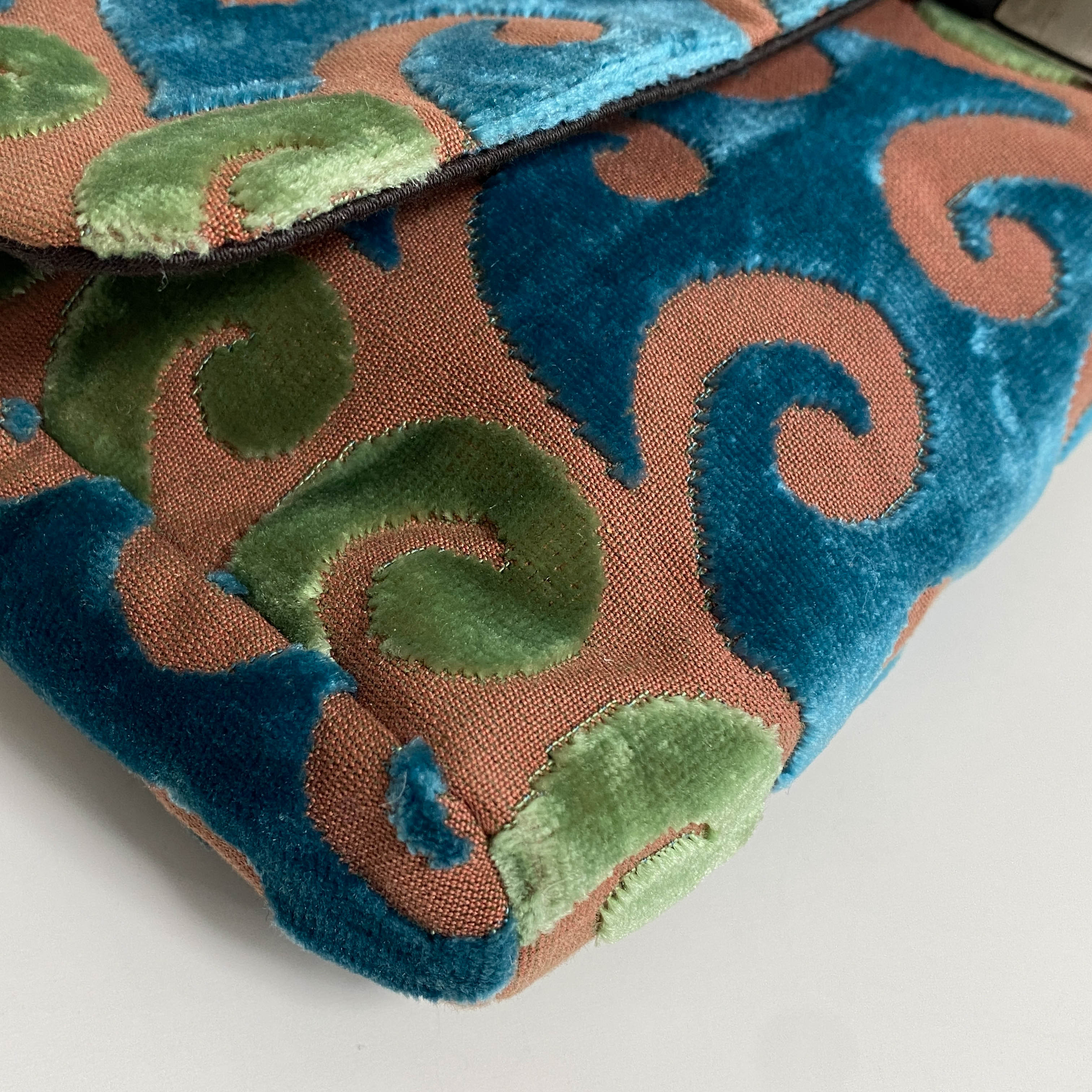 Horizontal Velvet Chain Bag