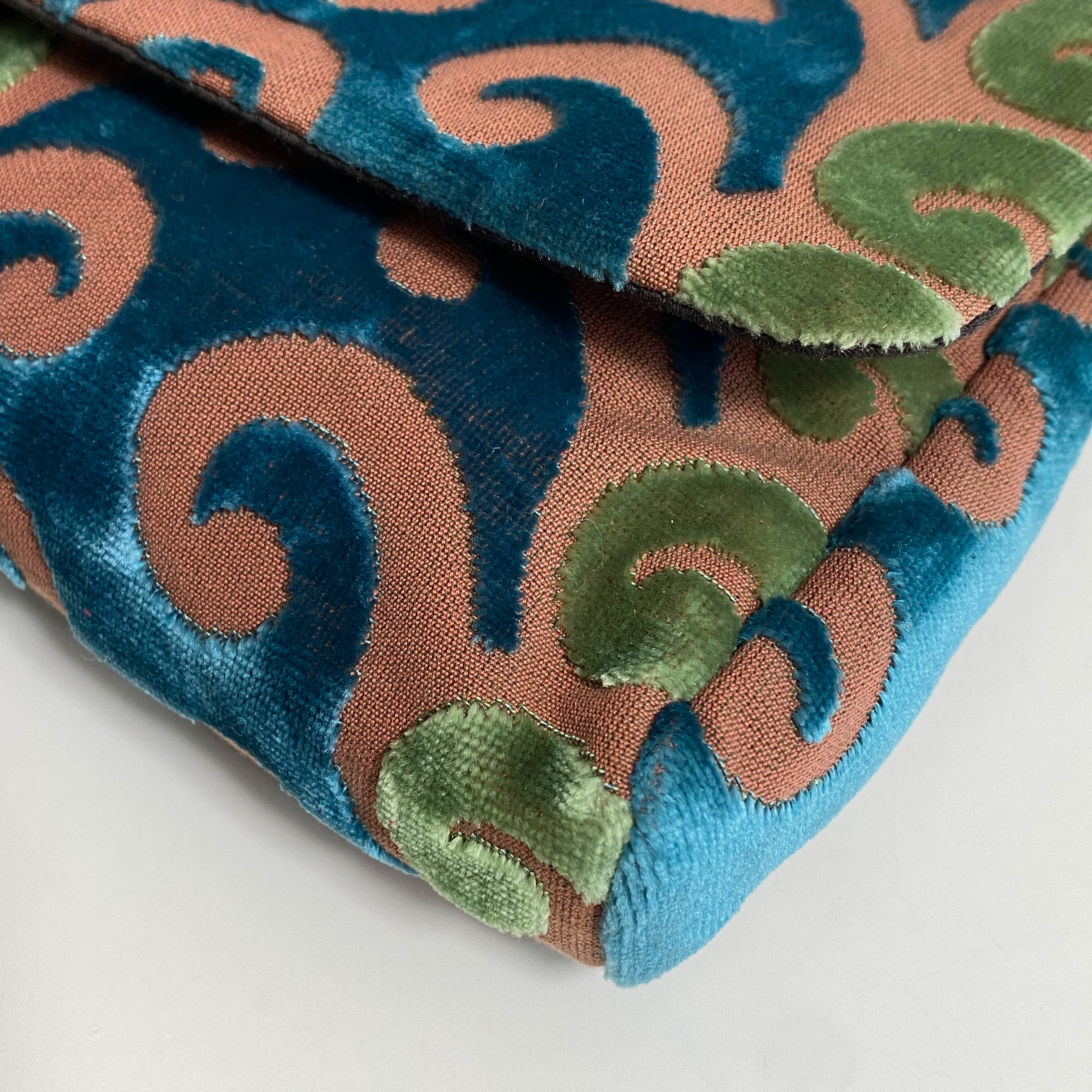 Horizontal Velvet Chain Bag