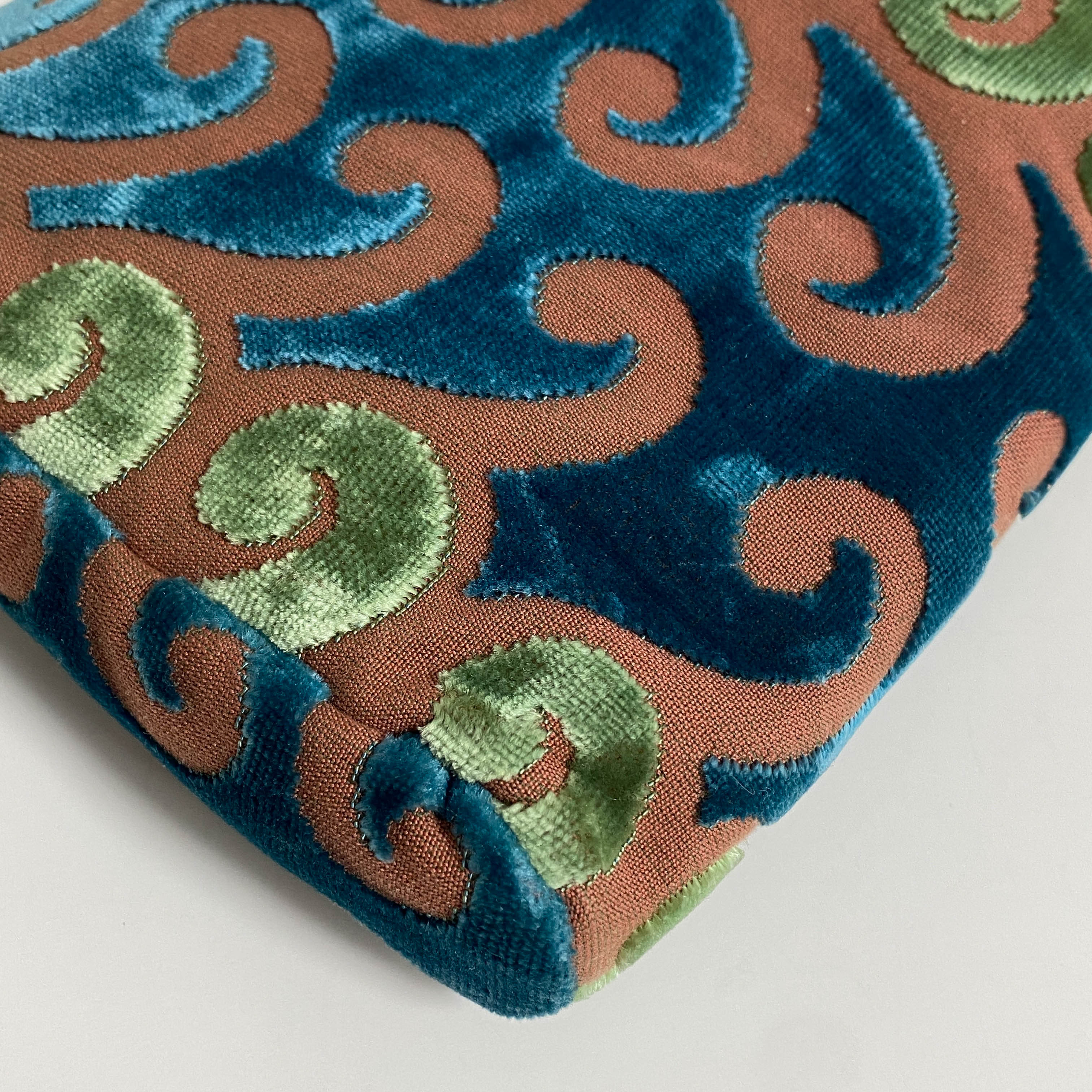 Horizontal Velvet Chain Bag