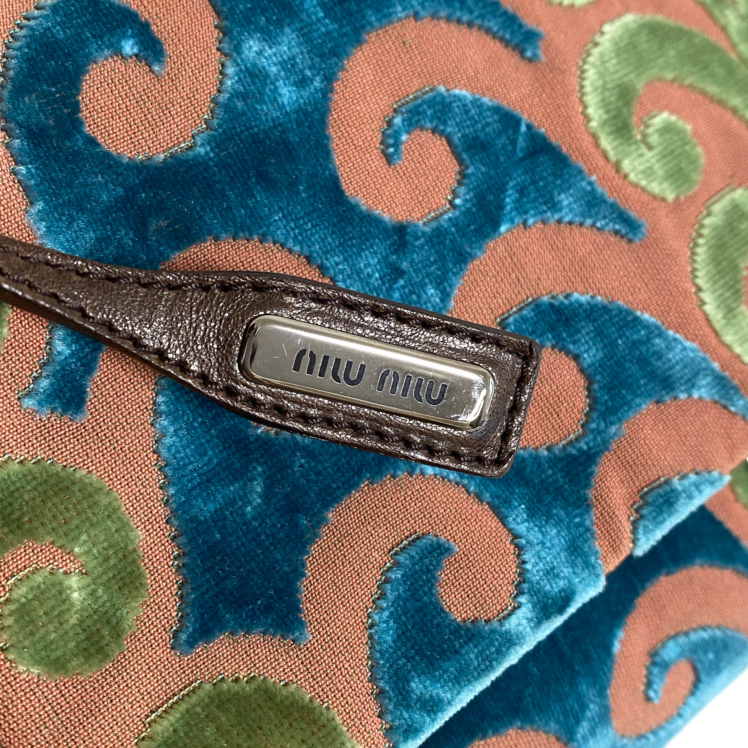 Horizontal Velvet Chain Bag