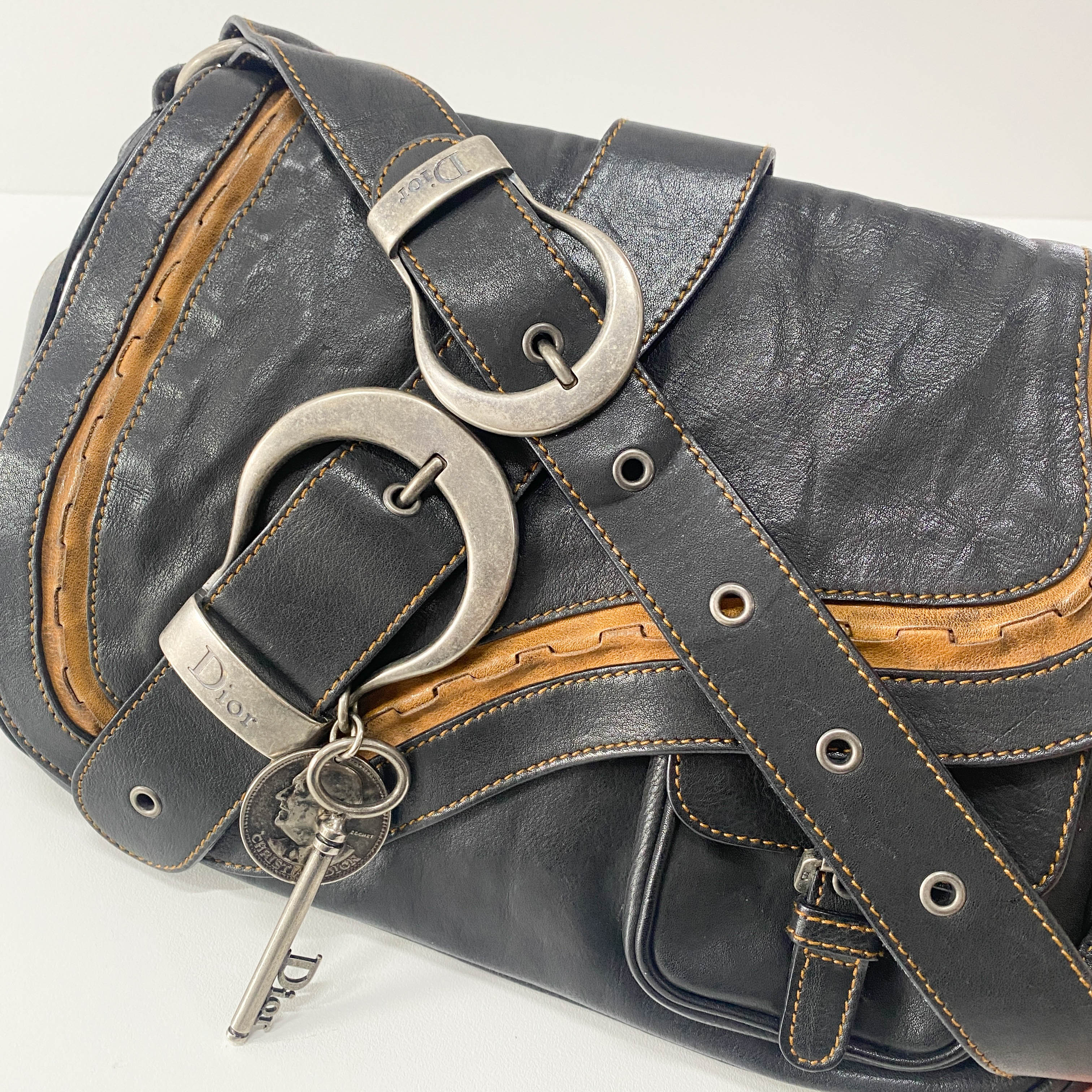 Gaucho Black Leather Shoulder Bag