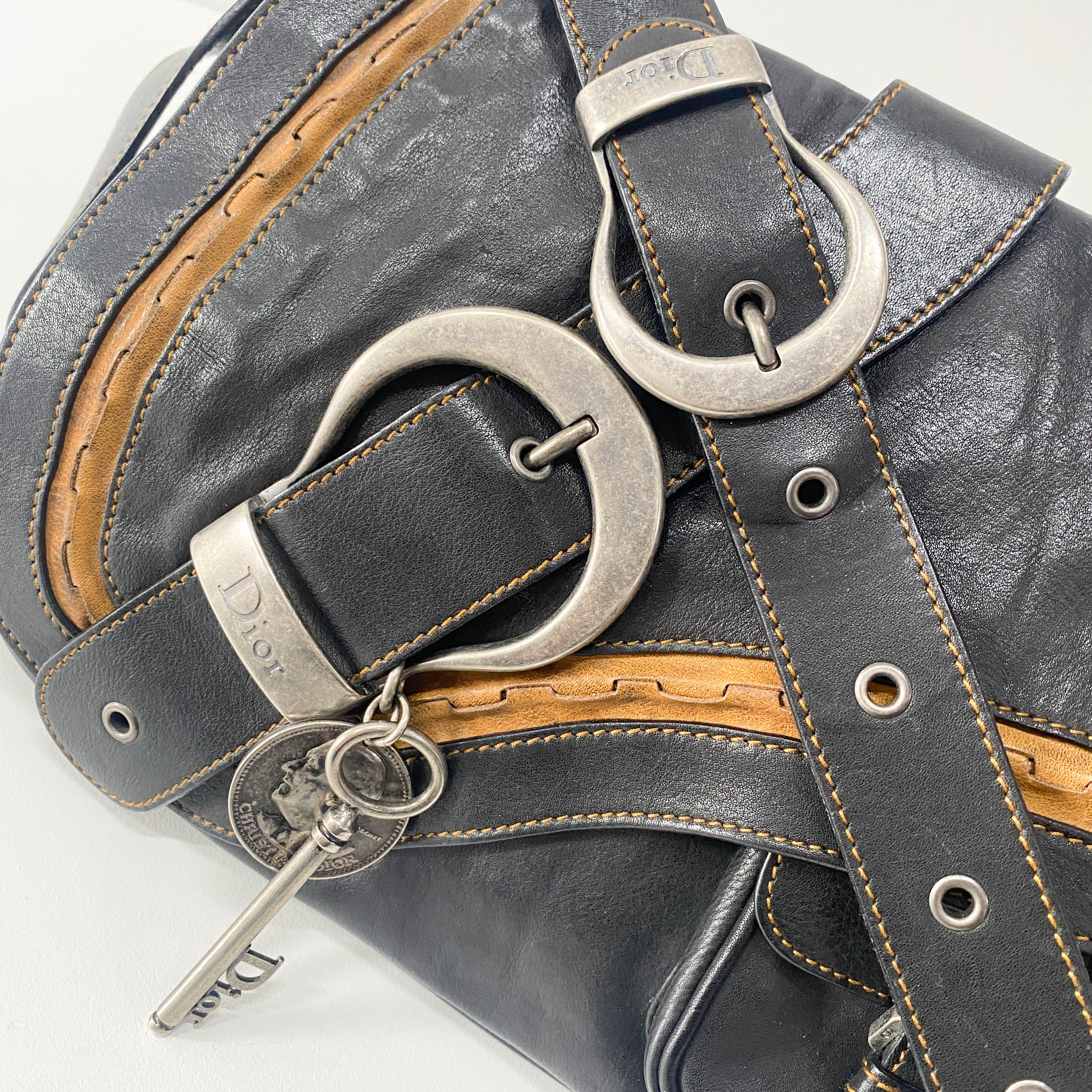 Gaucho Black Leather Shoulder Bag