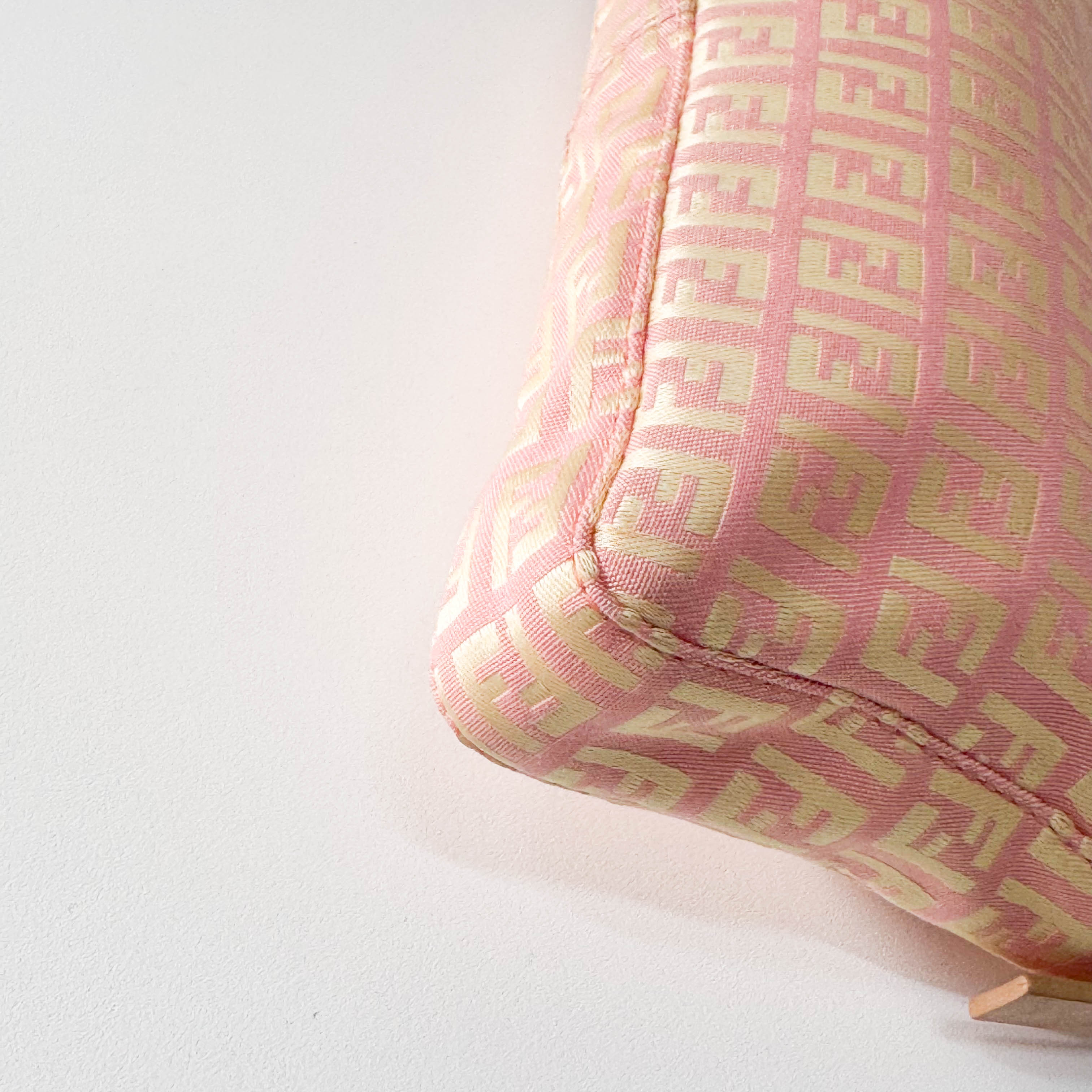 Zucchino Pink Canvas Shoulder Bag