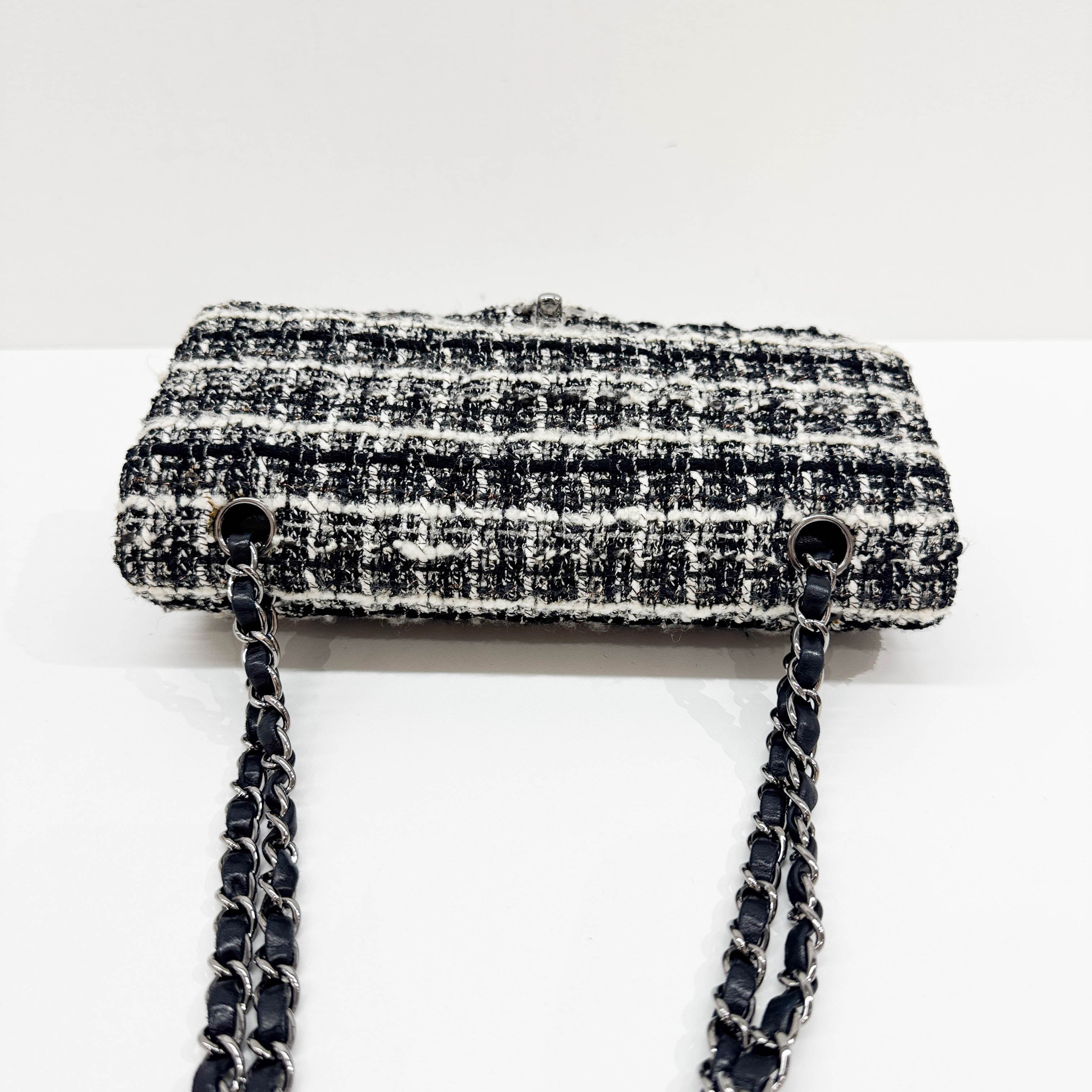 Classic Double Flap Knit Black & White Wool Shoulder Bag