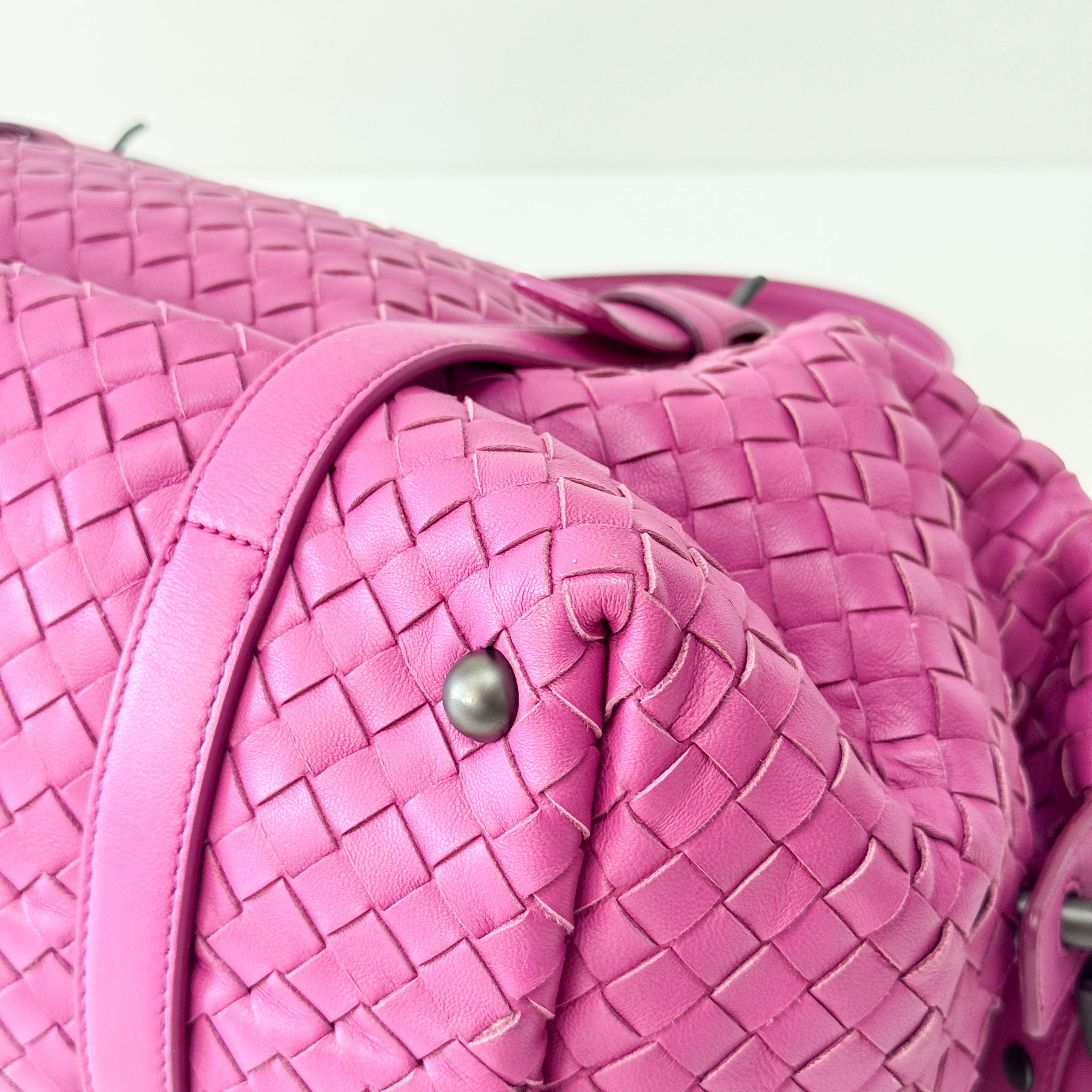 Intrecciato Fucsia Leather Bag