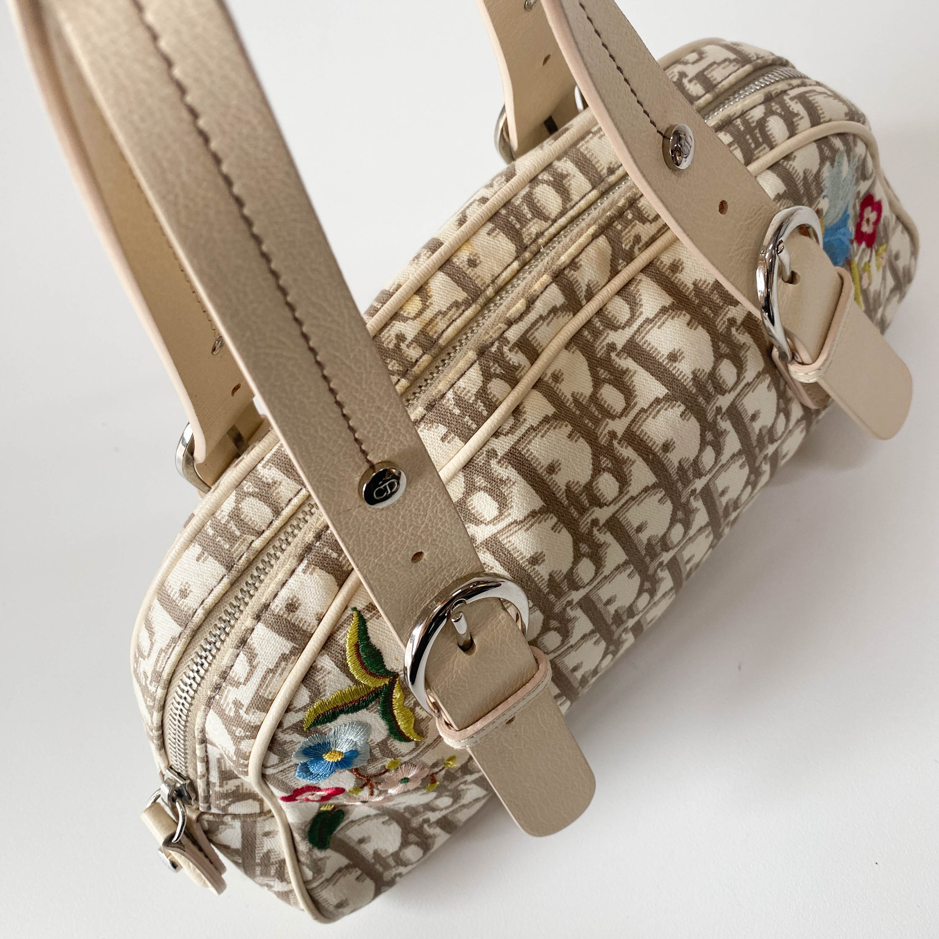 Vintage Beige Leather Embroidered Shoulder Bag