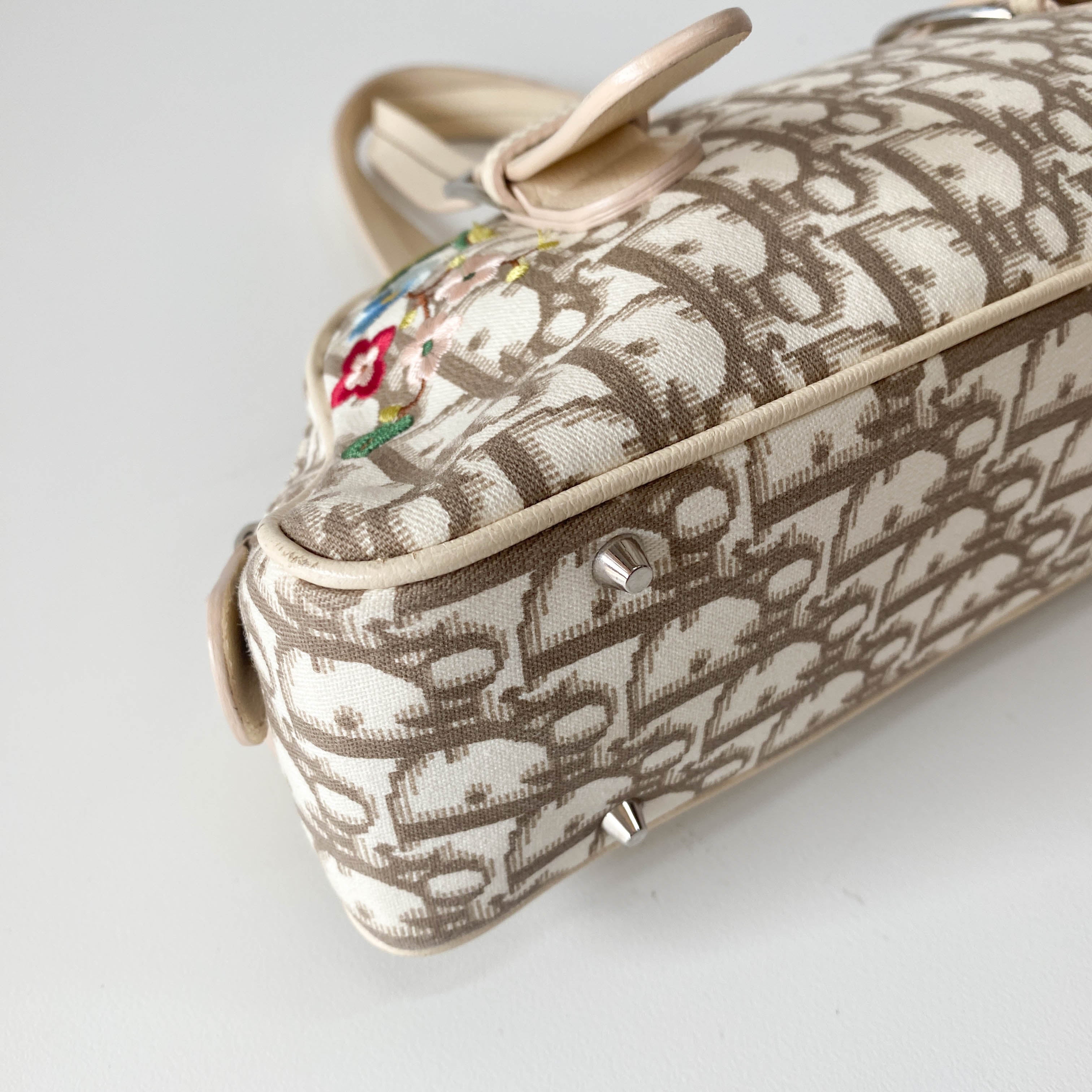 Vintage Beige Leather Embroidered Shoulder Bag