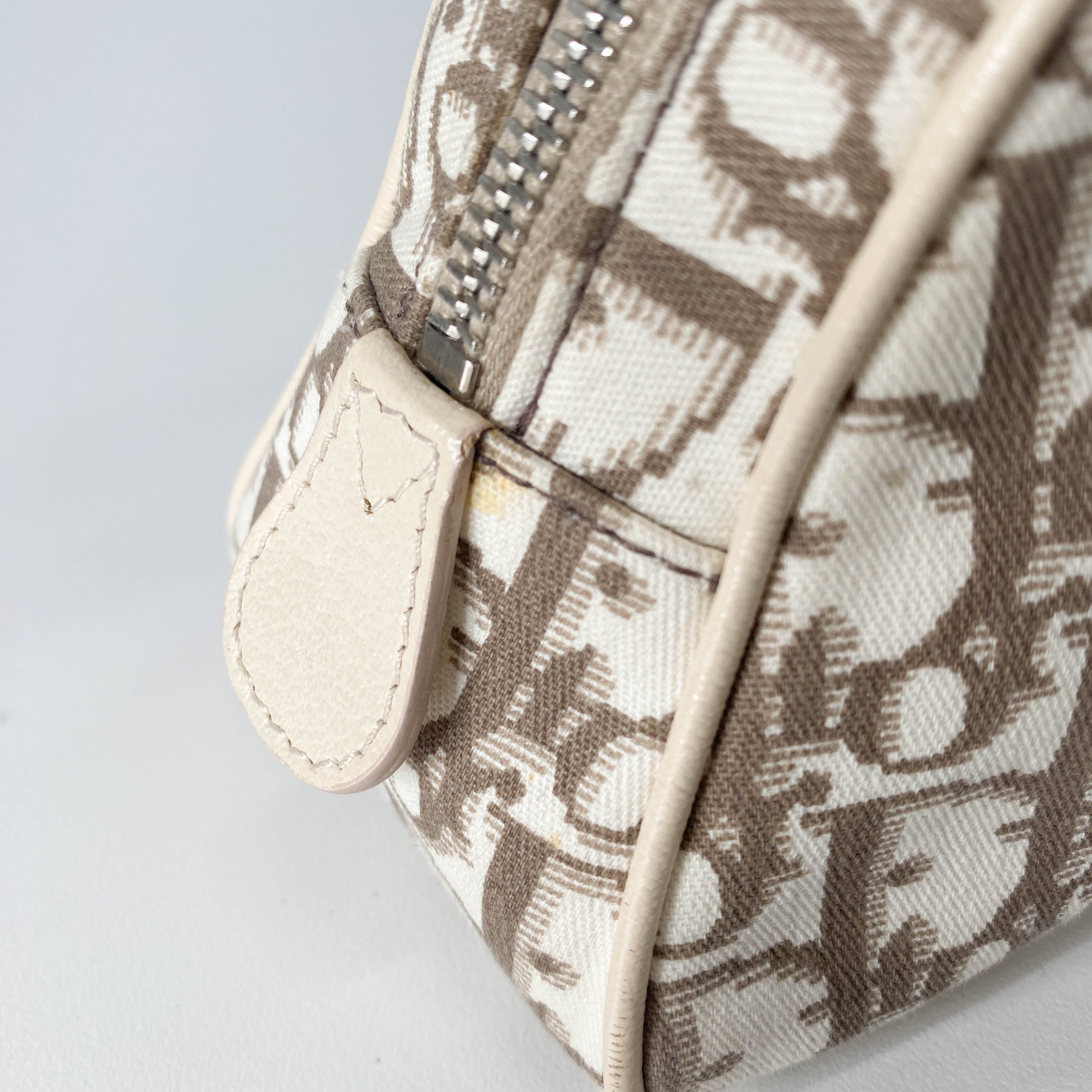 Vintage Beige Leather Embroidered Shoulder Bag