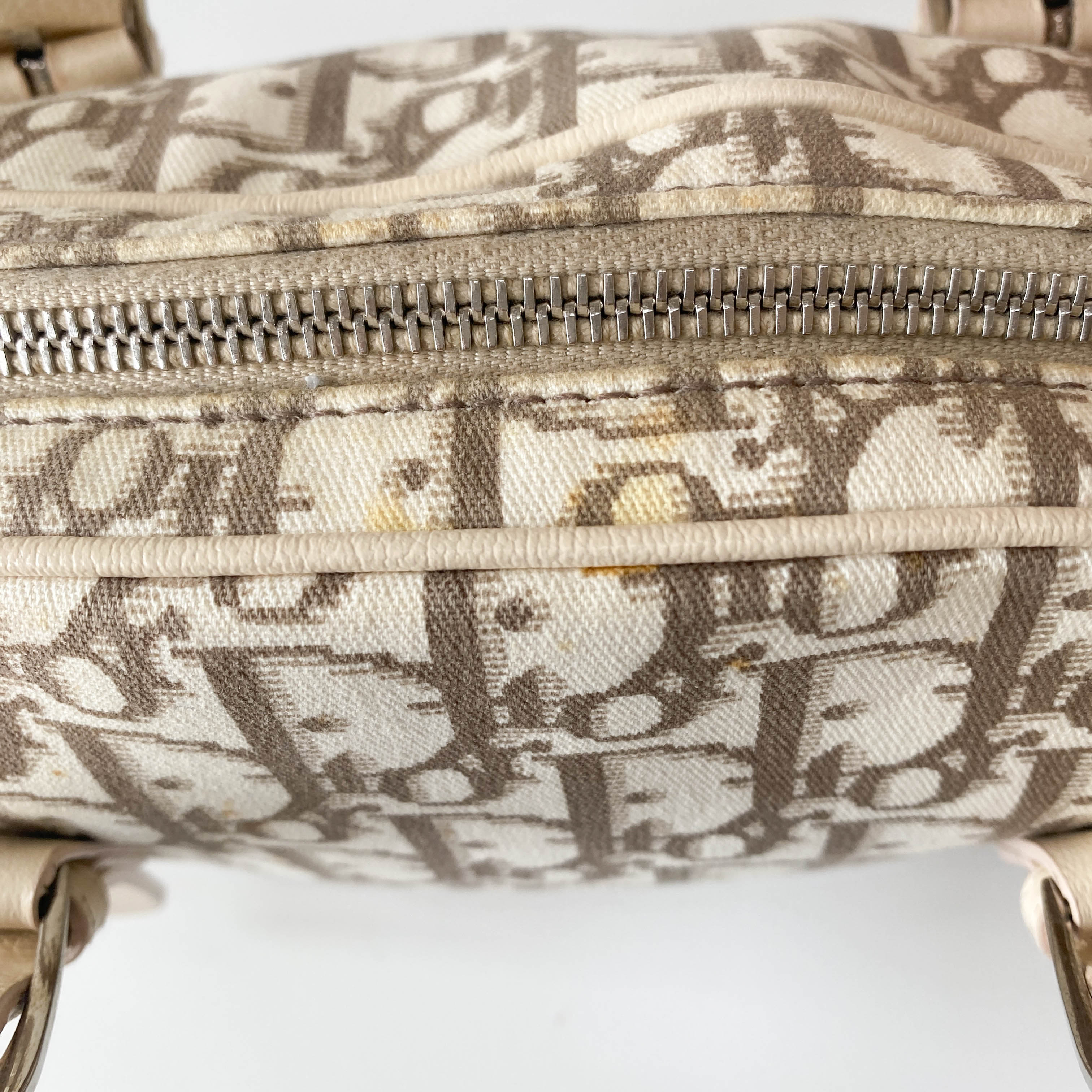Vintage Beige Leather Embroidered Shoulder Bag