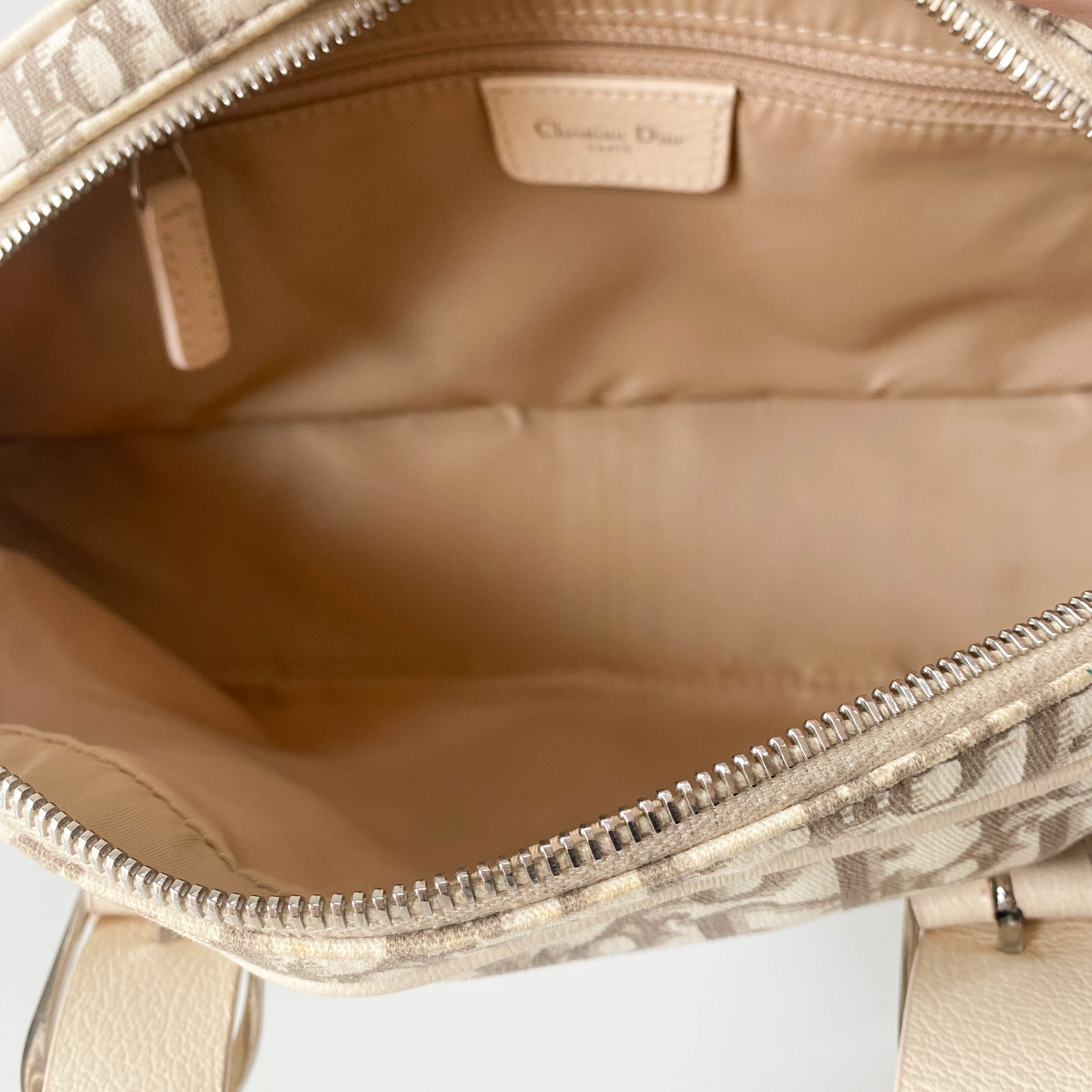 Vintage Beige Leather Embroidered Shoulder Bag