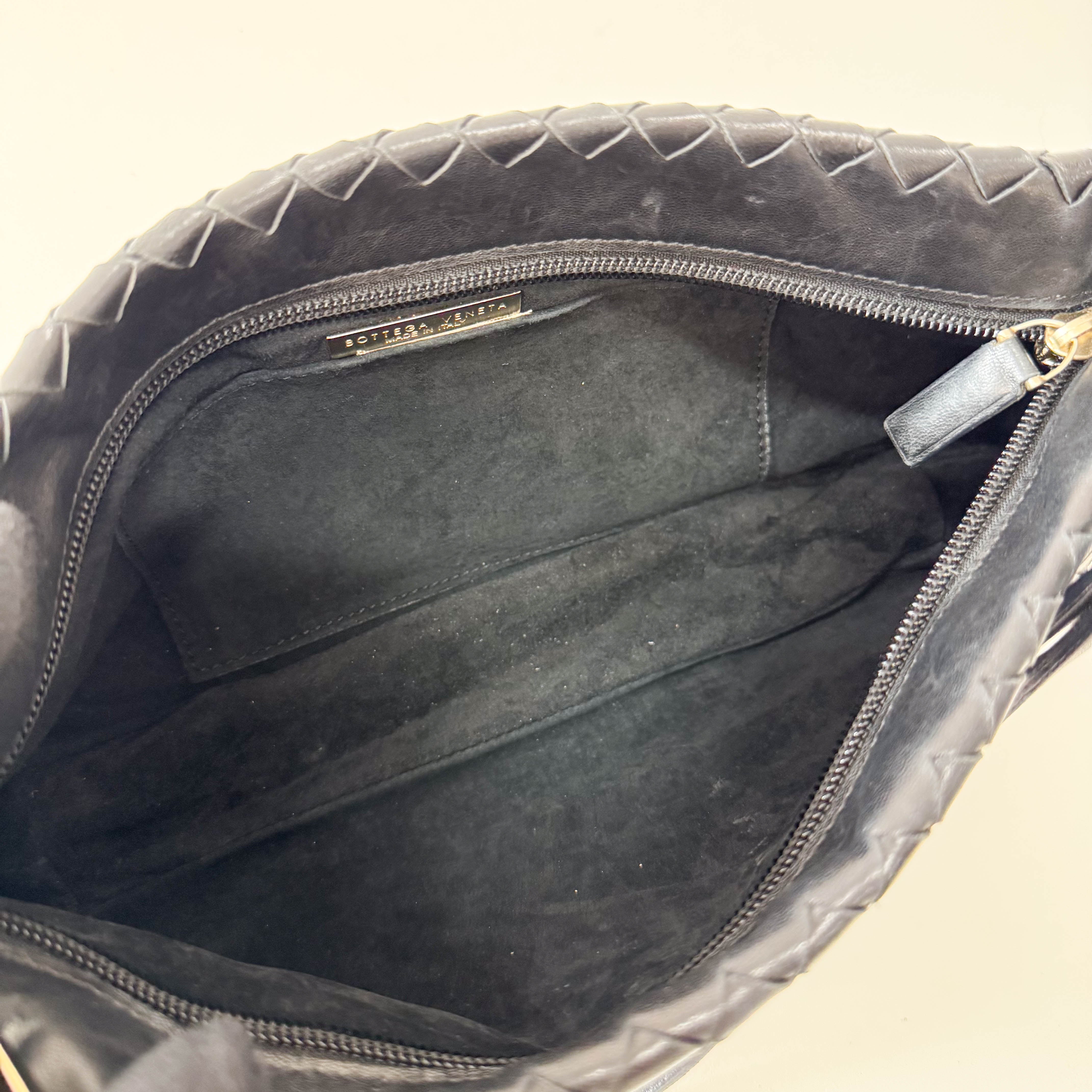 Intrecciato Black Leather Shoulder Bag