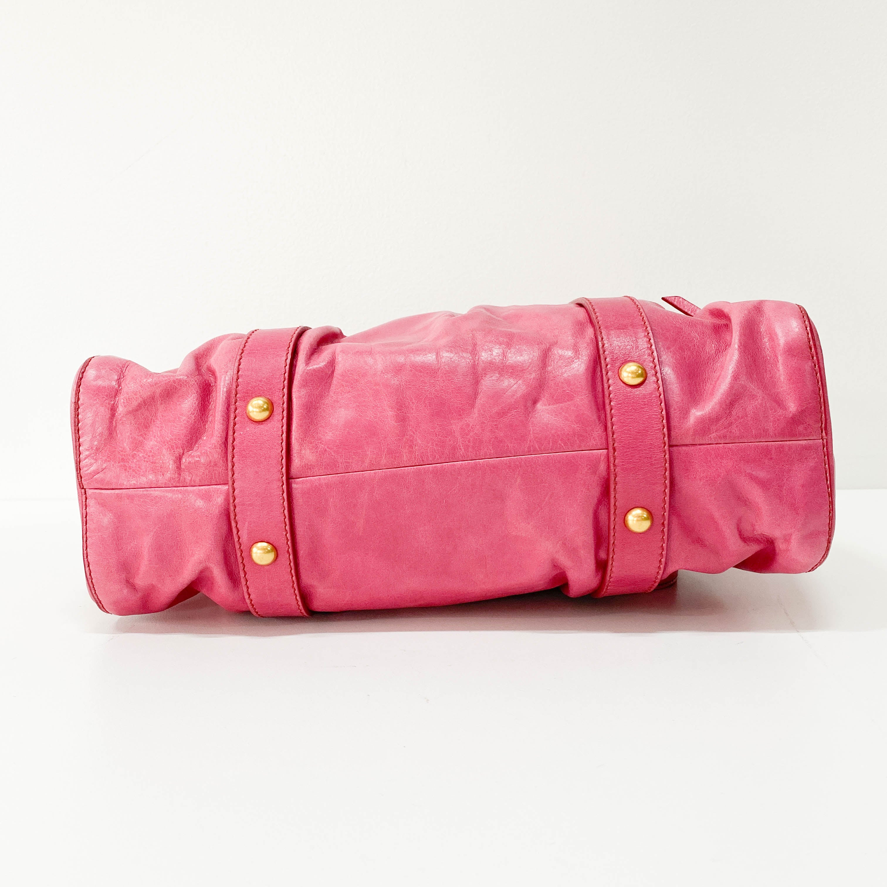 バッグ miu miu vitello lux pink y2k hand bag MIU MIU Vitello Pink Leather Should Bag – HIVE PRELOVED