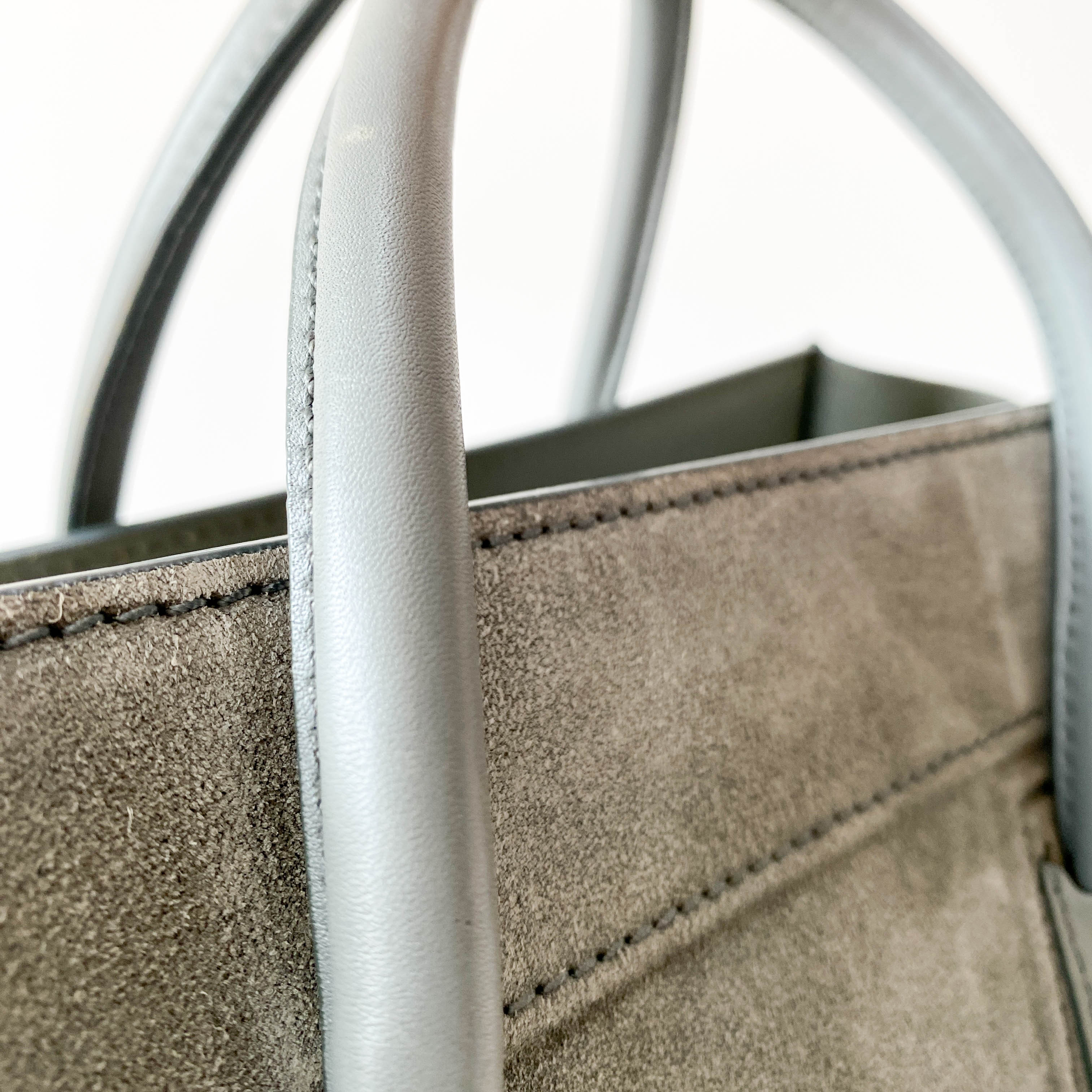 Luggage Phantom Suede Grey