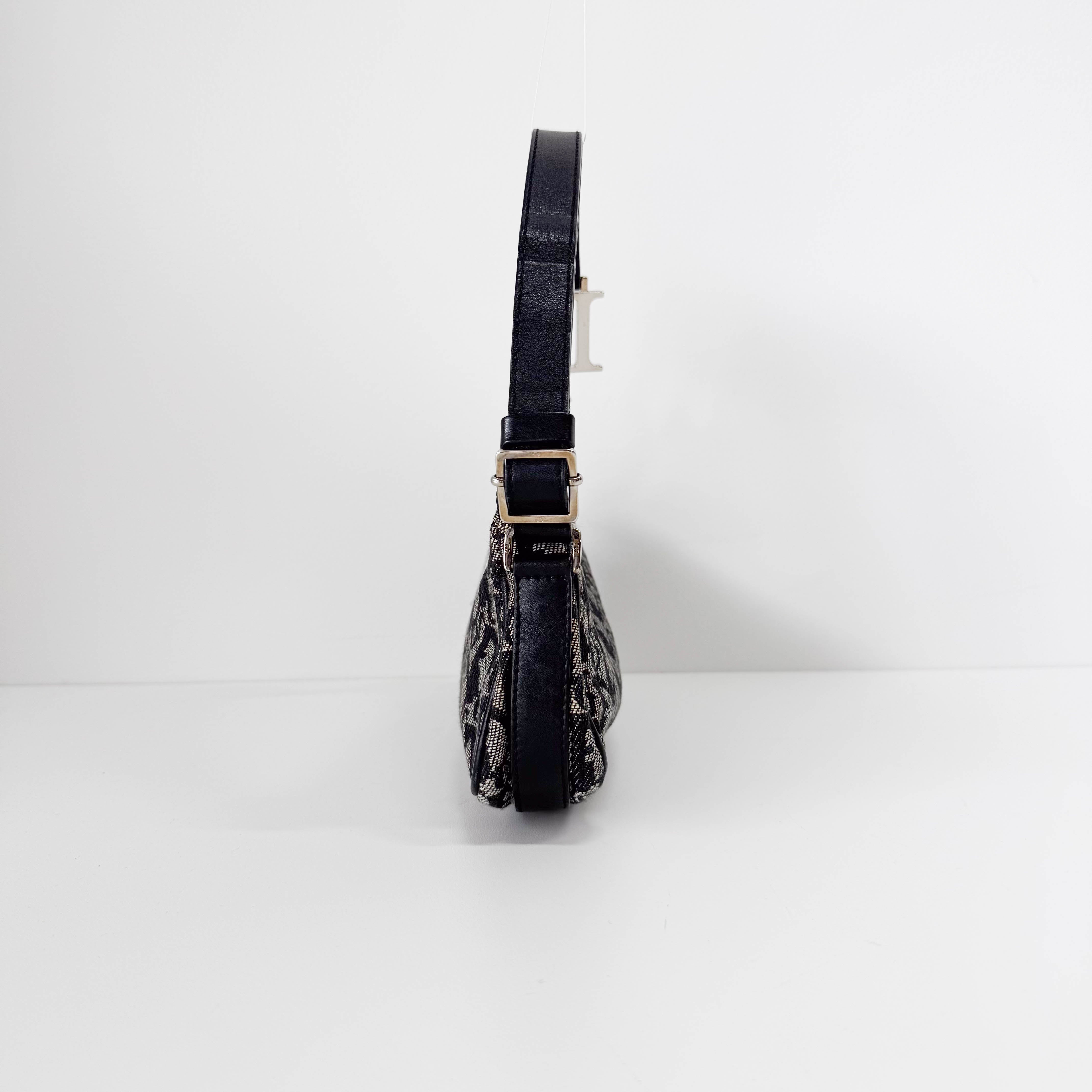 Black Trotter Canvas Bag