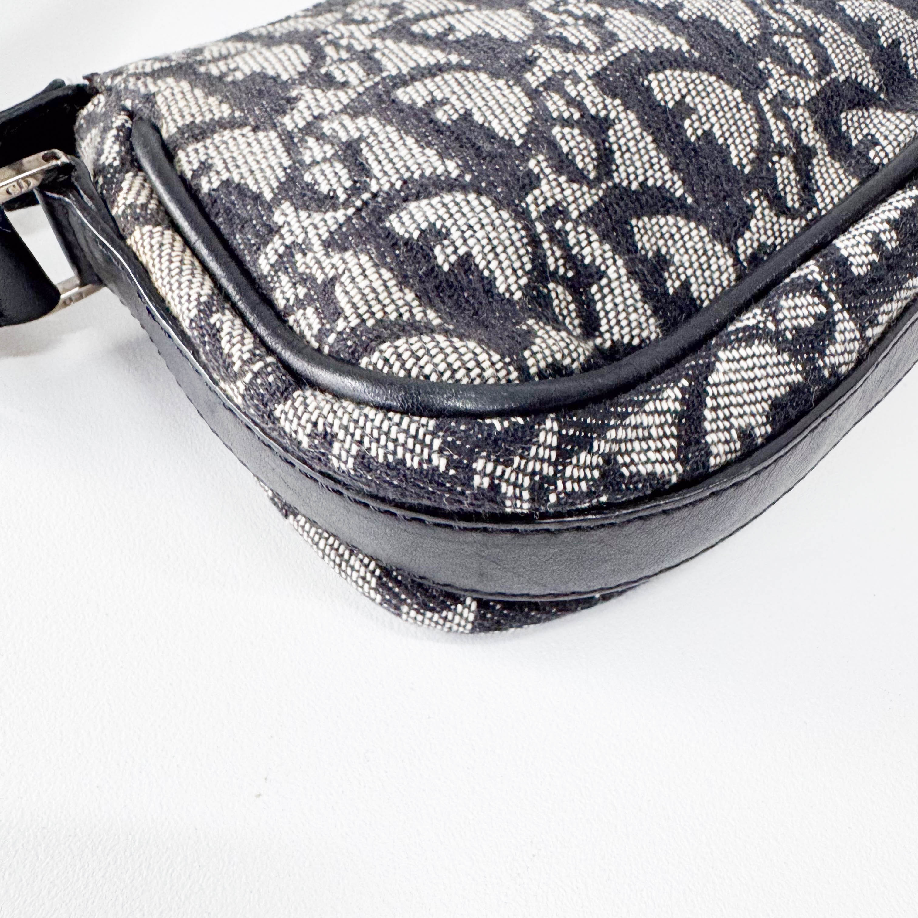 Black Trotter Canvas Bag