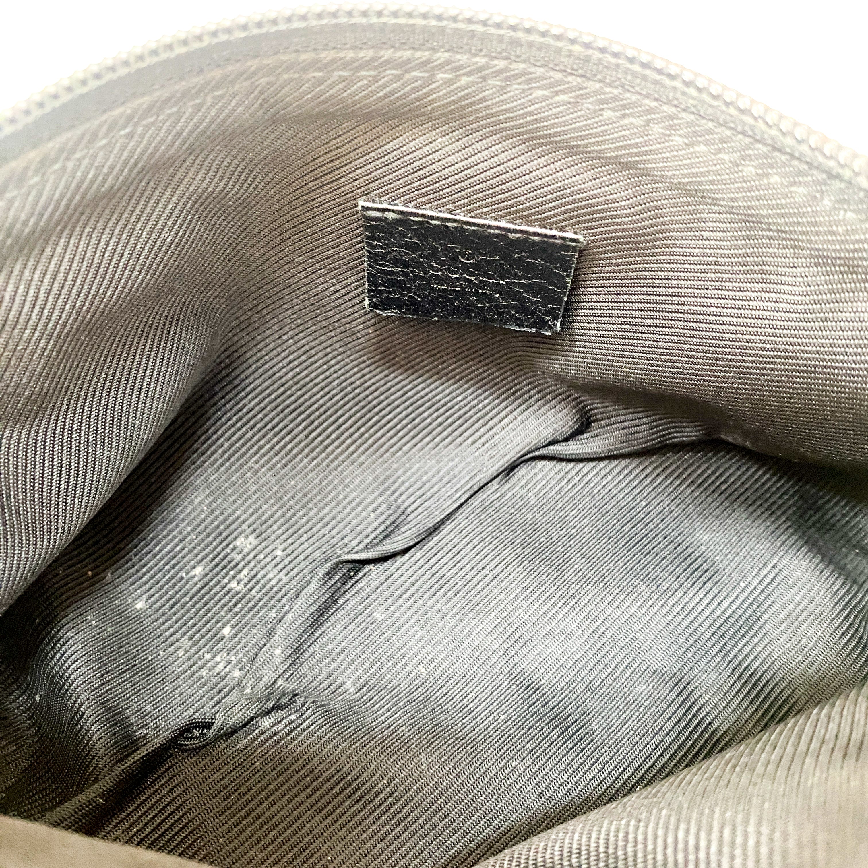 GG Canvas Black Pochette Accesories Shoulder Bag