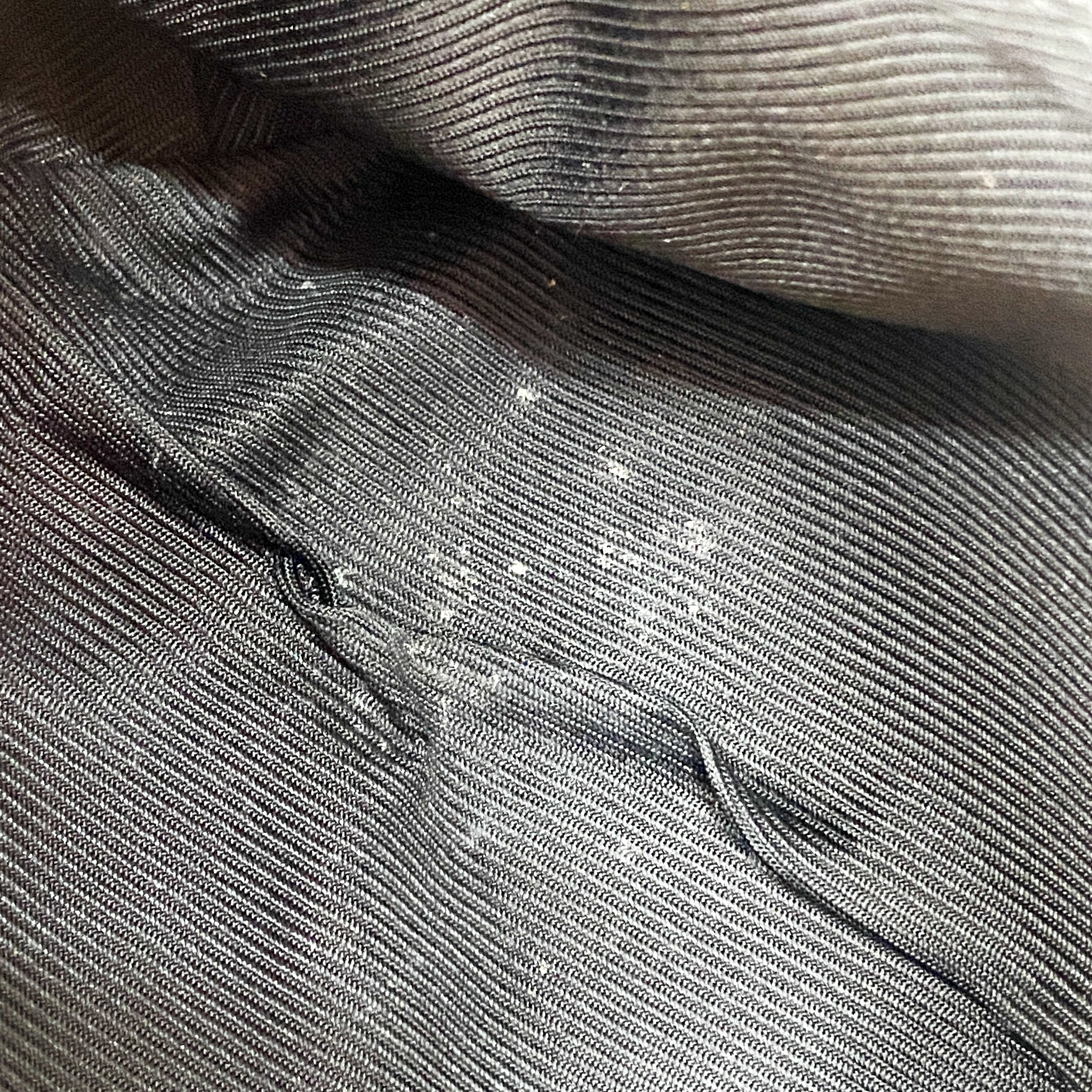 GG Canvas Black Pochette Accesories Shoulder Bag