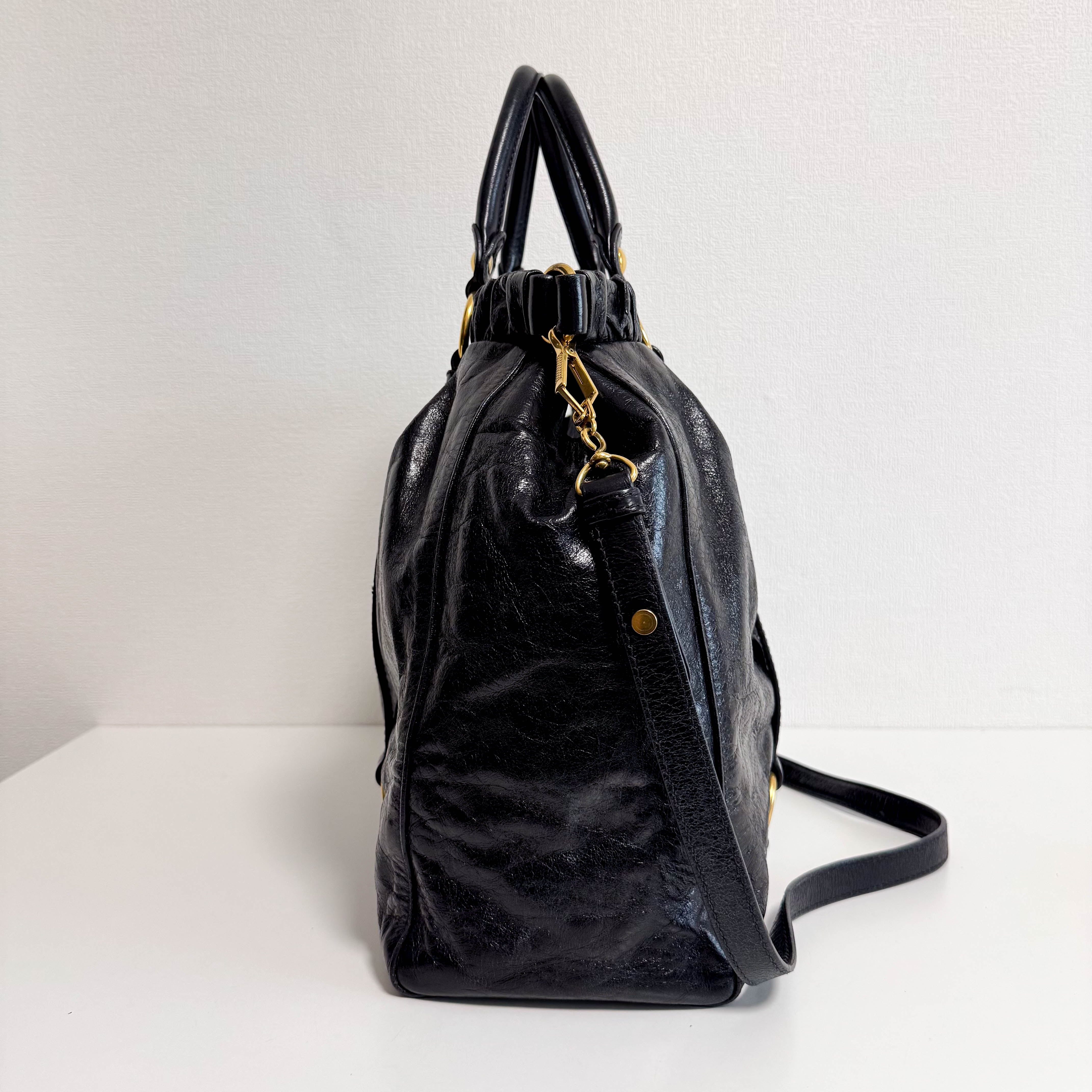 Vitello Black LM Leather Handbag Shoulder Bag
