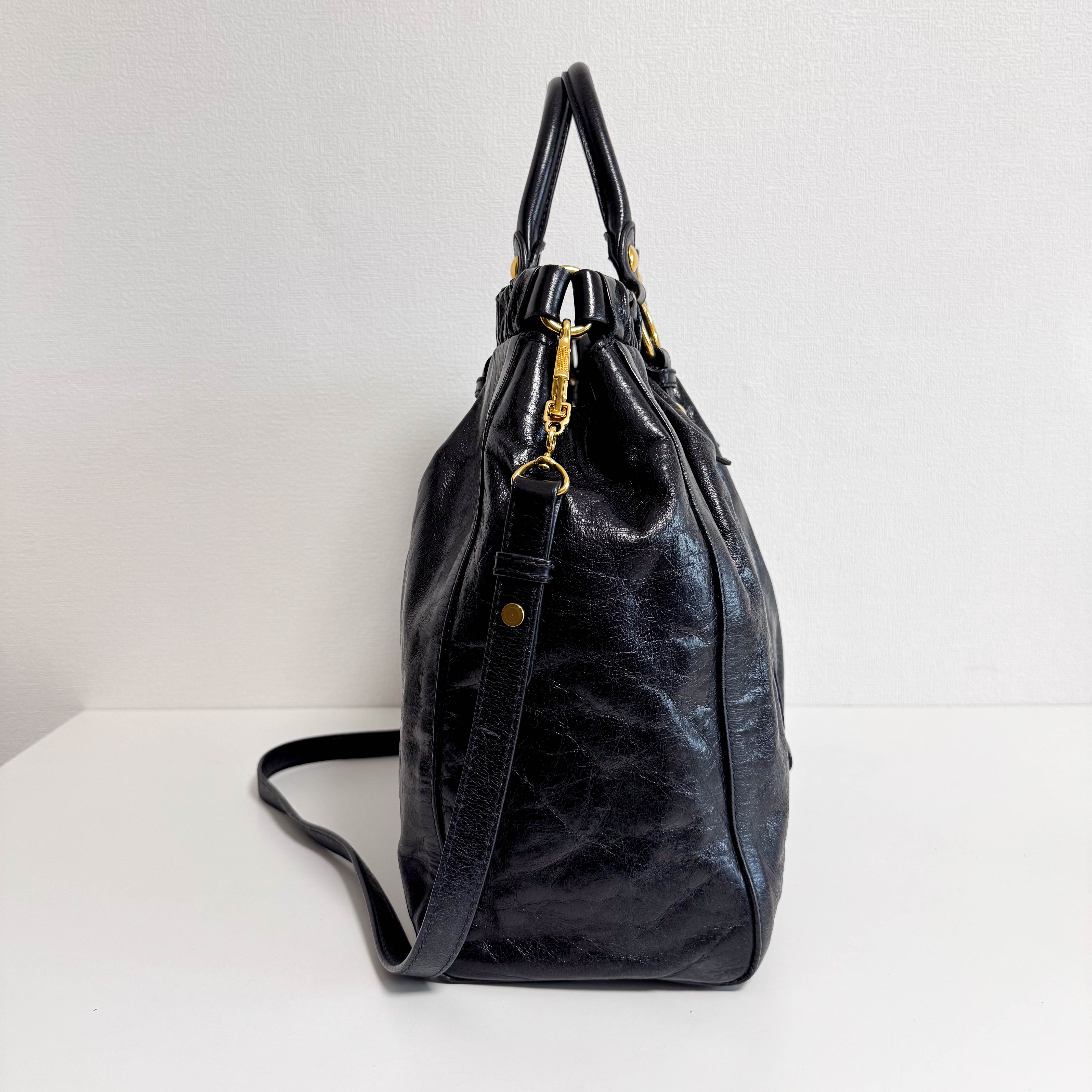 Vitello Black LM Leather Handbag Shoulder Bag