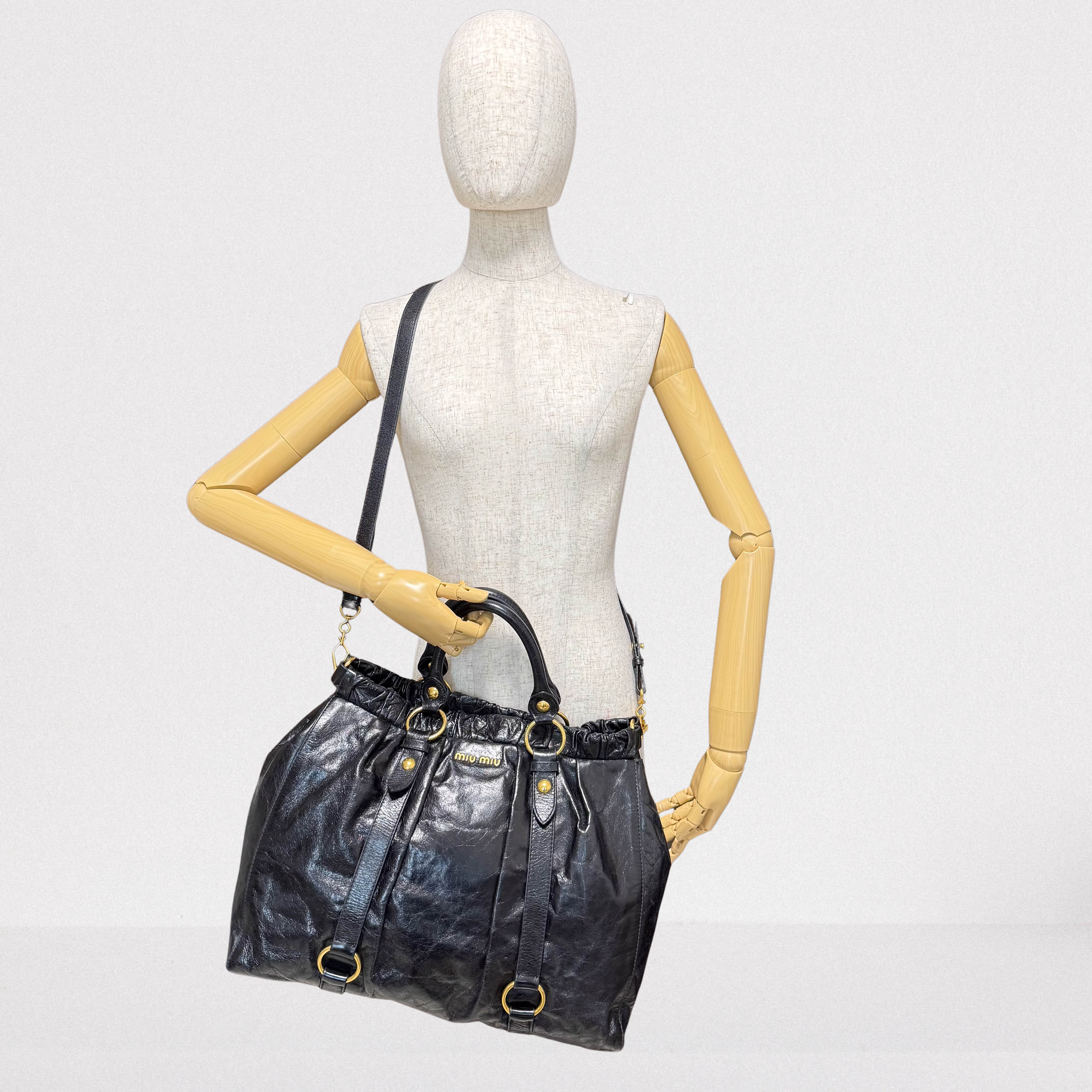 Vitello Black LM Leather Handbag Shoulder Bag