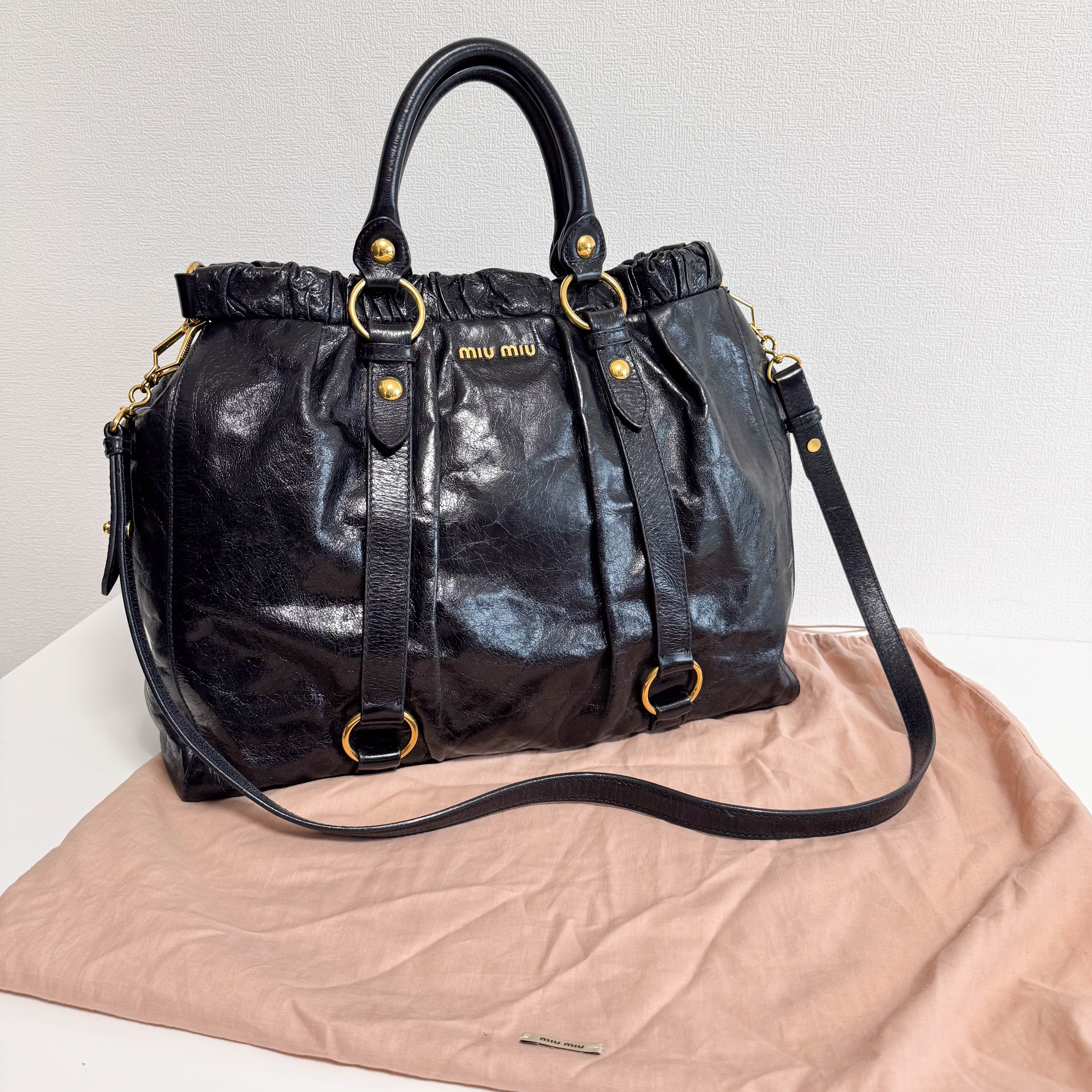 Vitello Black LM Leather Handbag Shoulder Bag