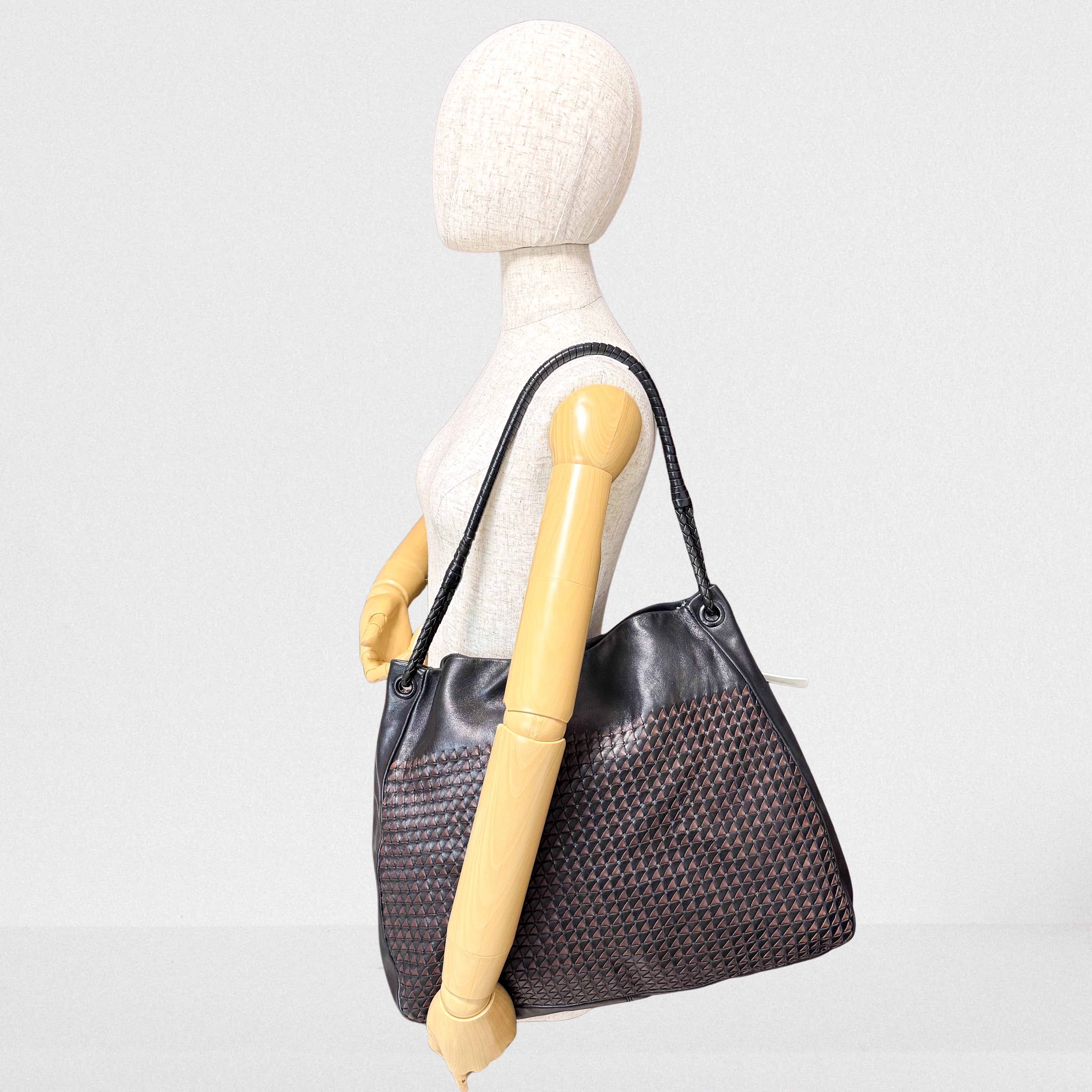 Intrecciato Brown Leather Hobo Shoulder Bag