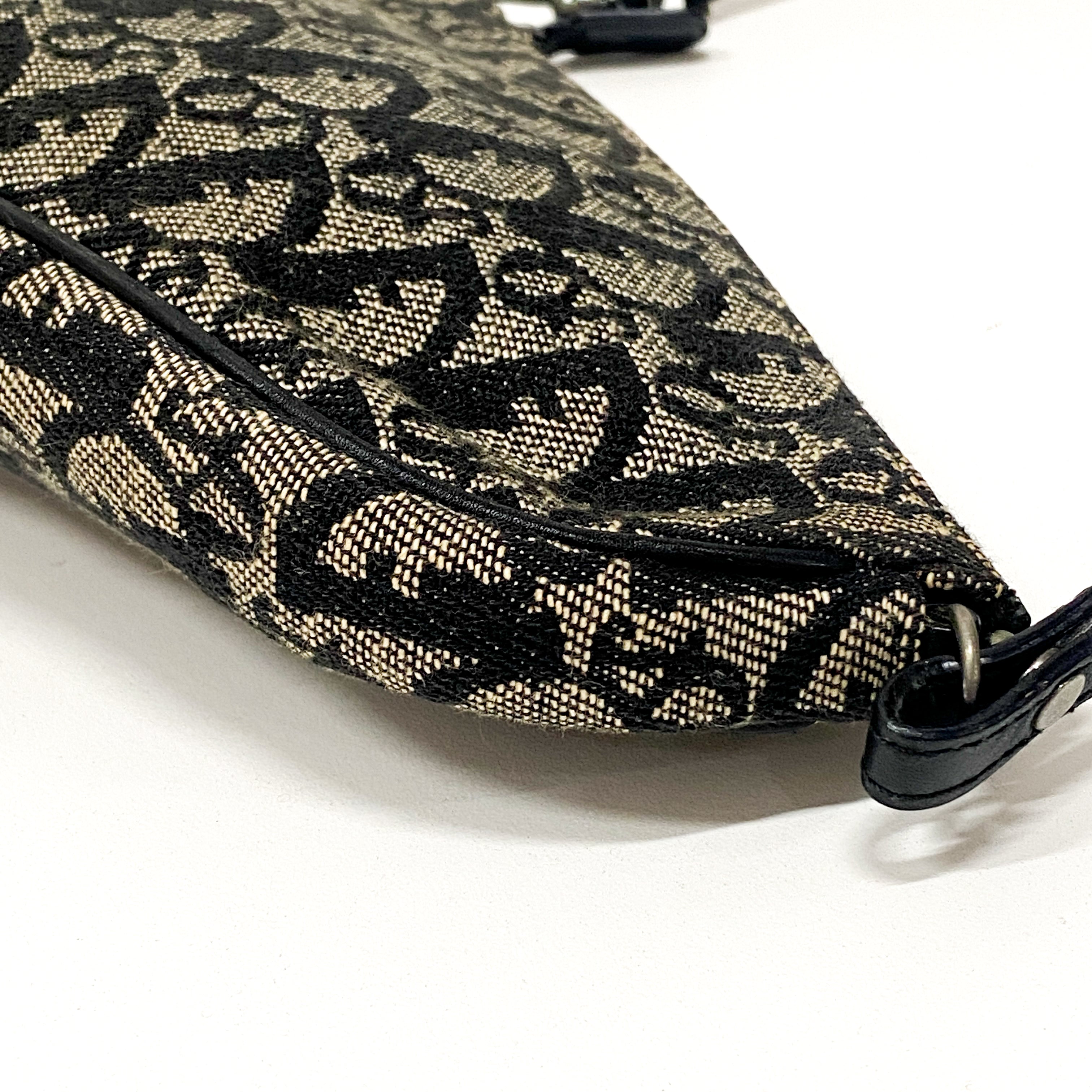 Trotter Saddle Canvas Bag