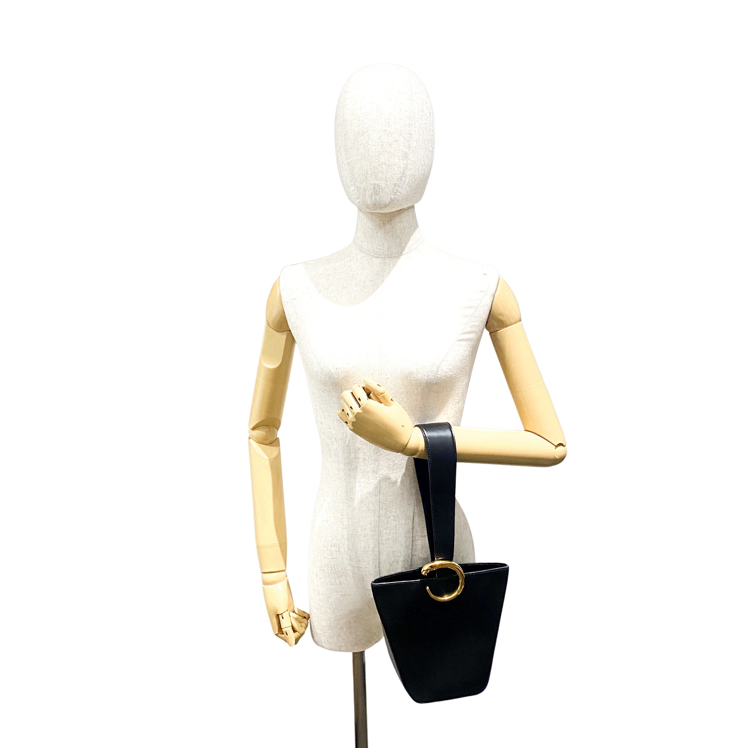 Panthère Black Leather Shoulder Bag
